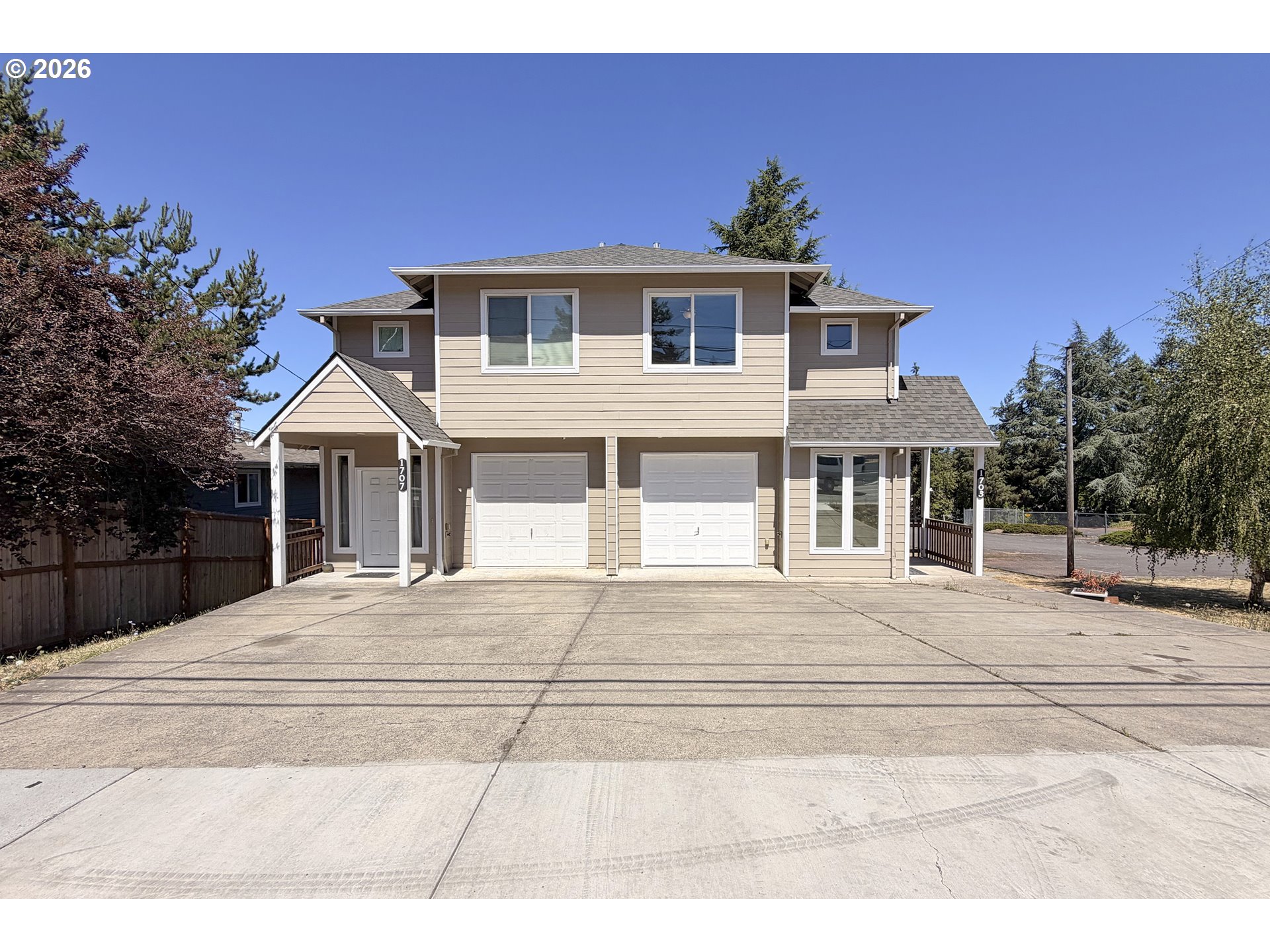 1703 Nw Division St Property Photo 2