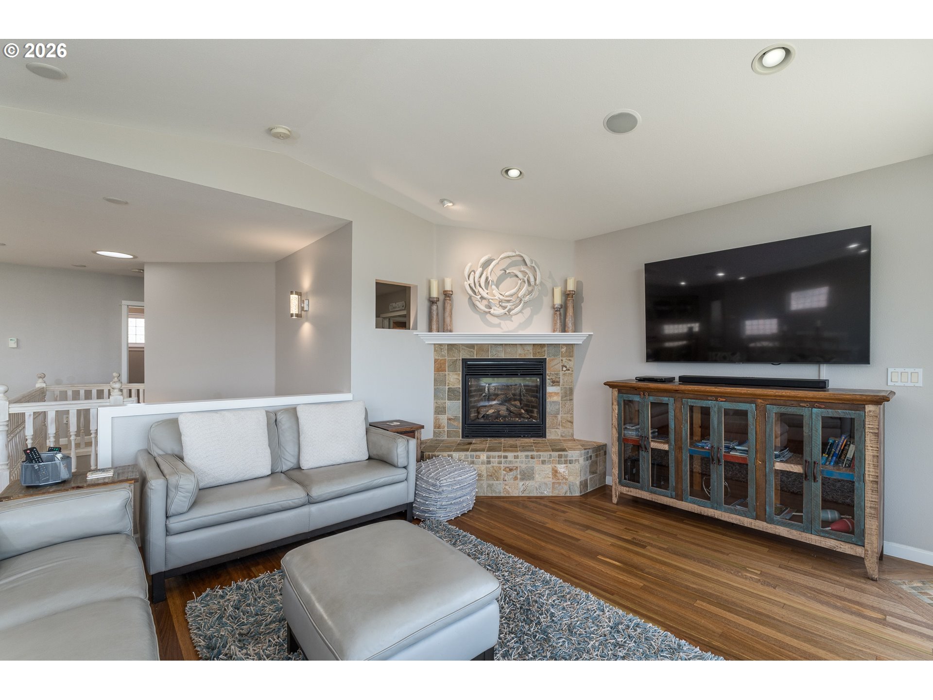 3356 Beach Loop Drive Property Photo 10