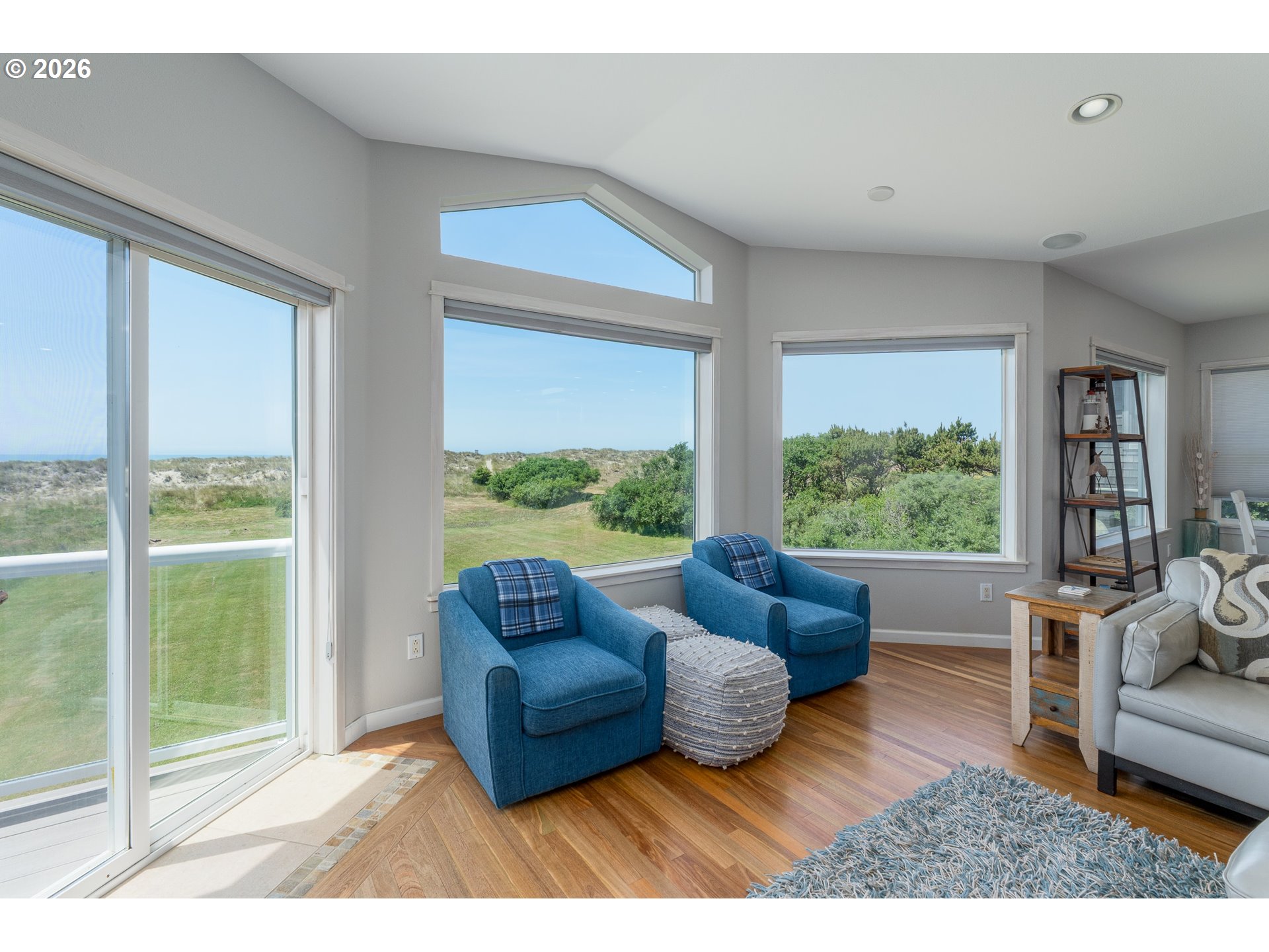 3356 Beach Loop Drive Property Photo 11