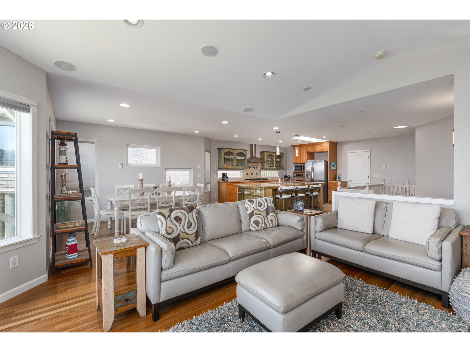 3356 Beach Loop Drive Property Photo 15