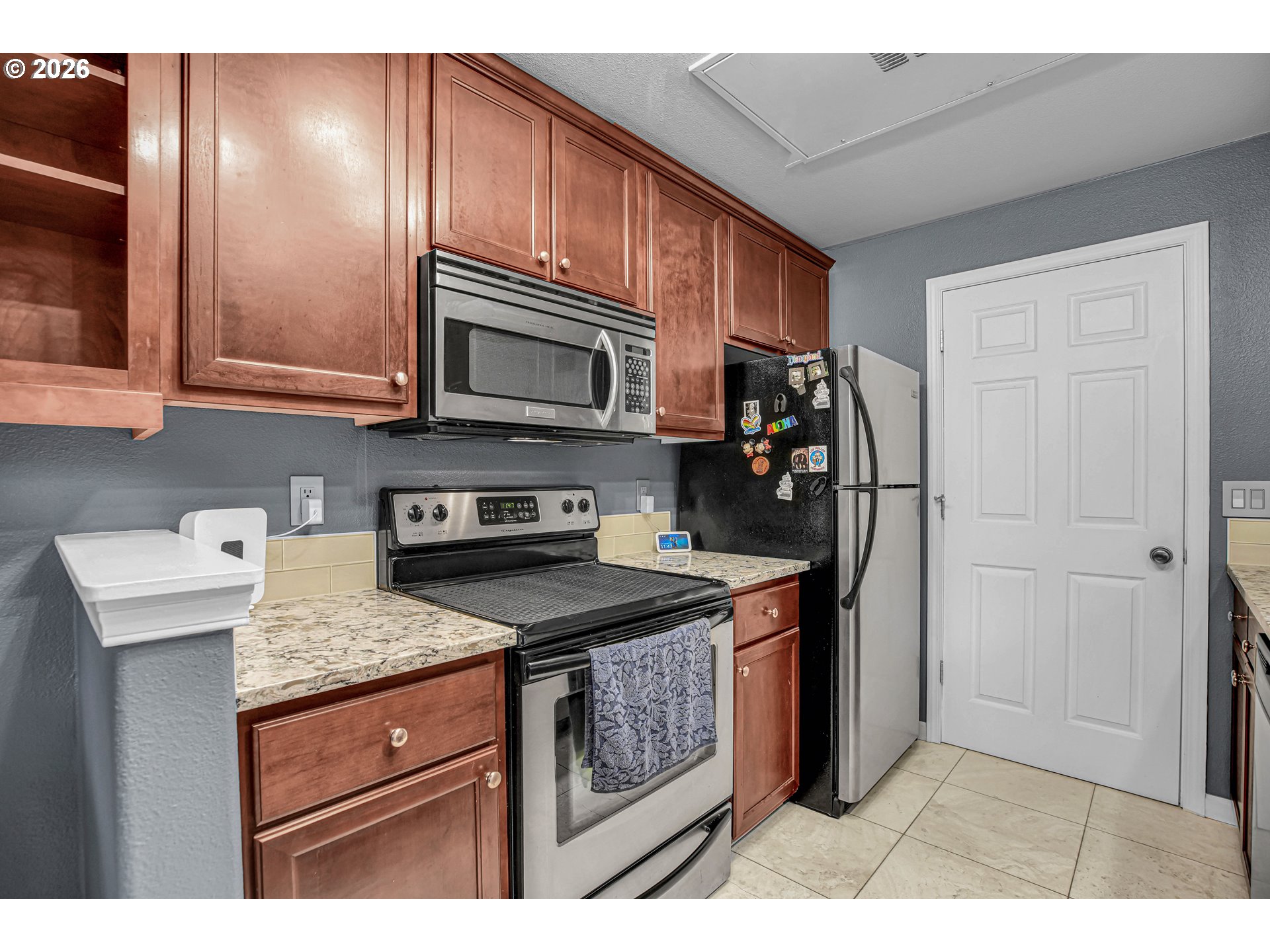925 Springtree Ln Property Photo 11