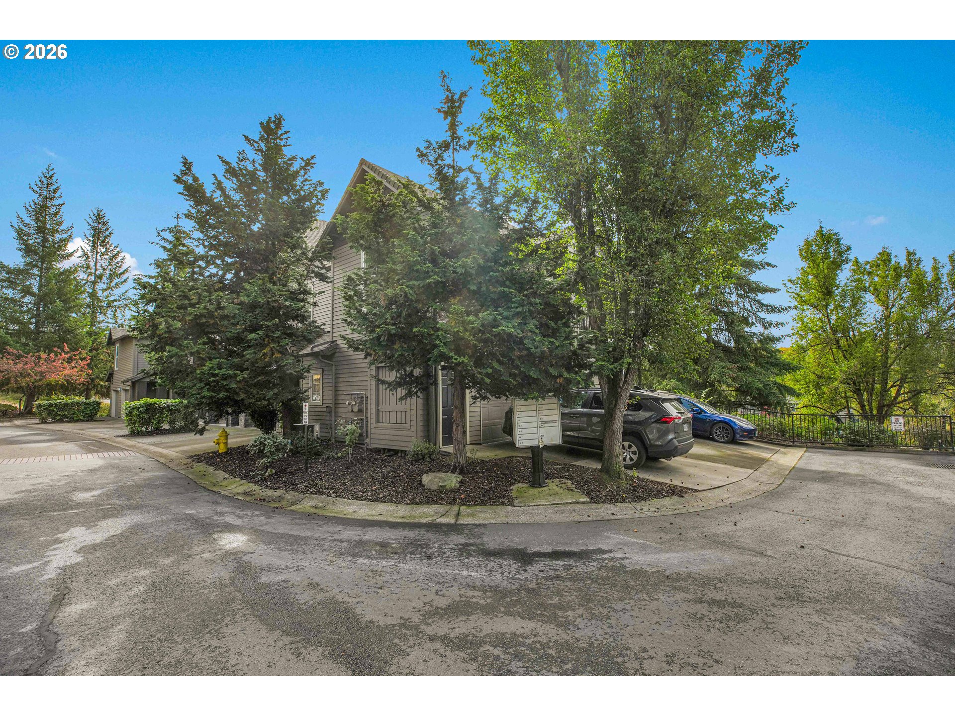925 Springtree Ln Property Photo 23