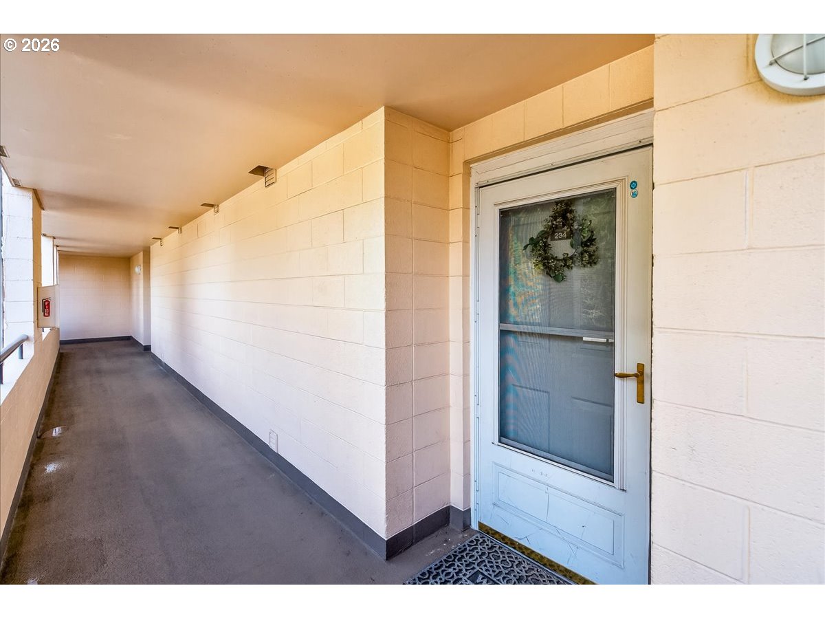 6625 W Burnside St 234 Property Photo 2