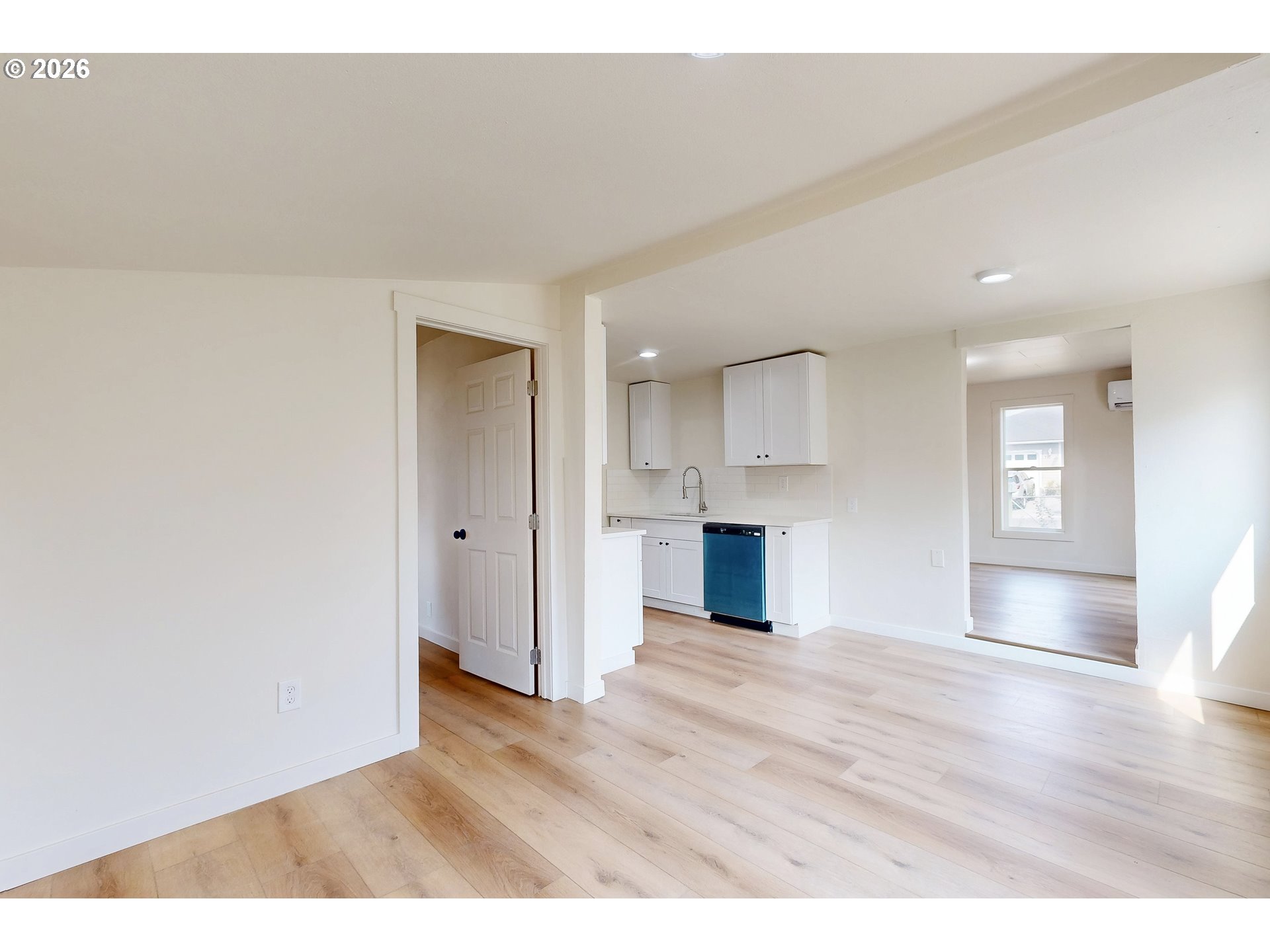 711 Robbins St Property Photo 15