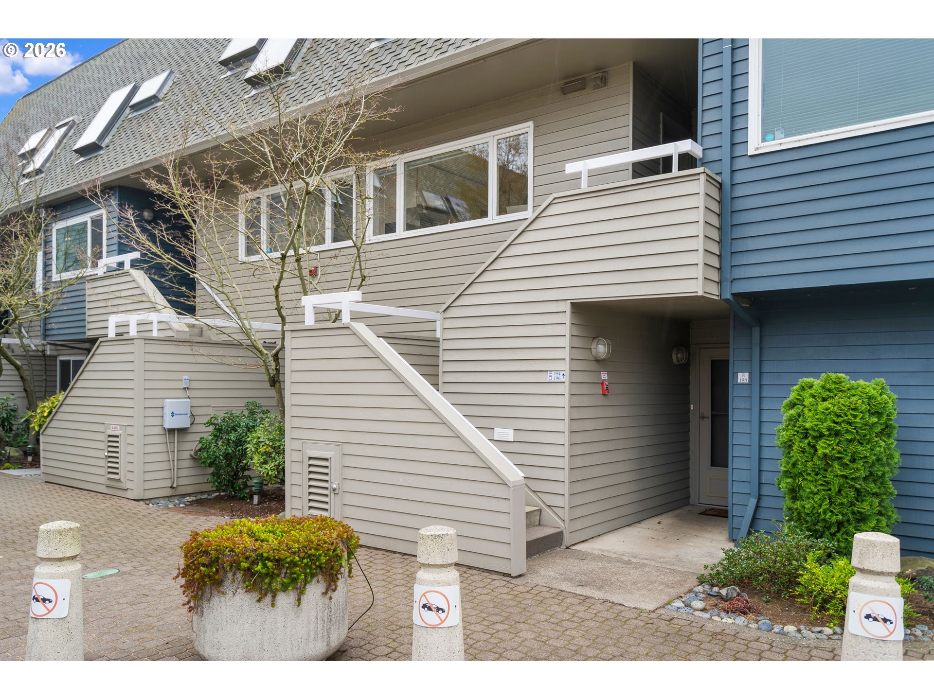 194 N Hayden Bay Dr Property Photo 1