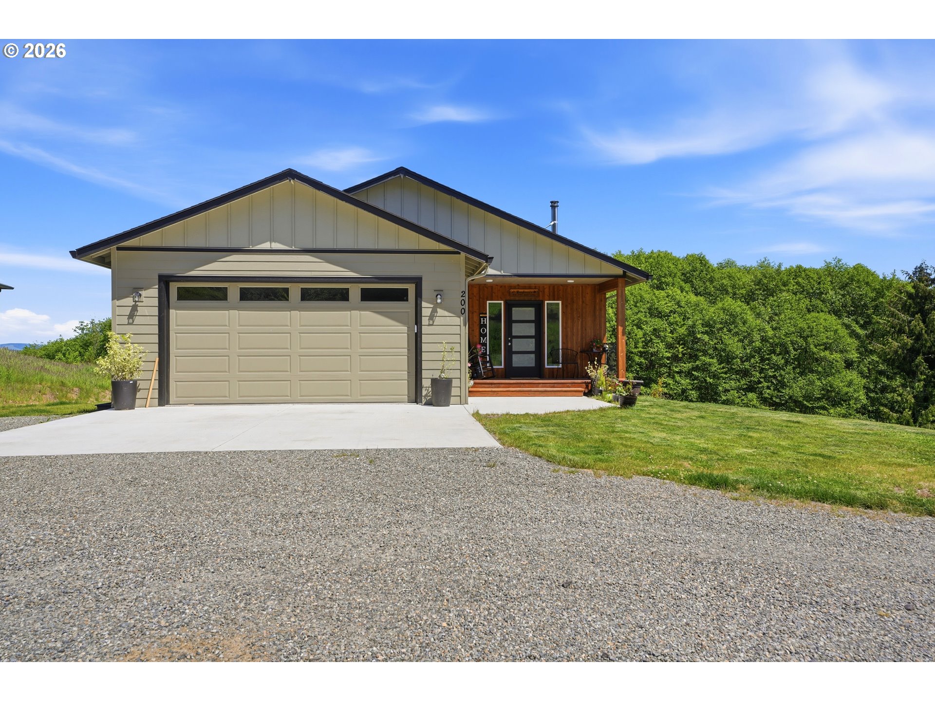 200 Red Hawk Dr Property Photo 1