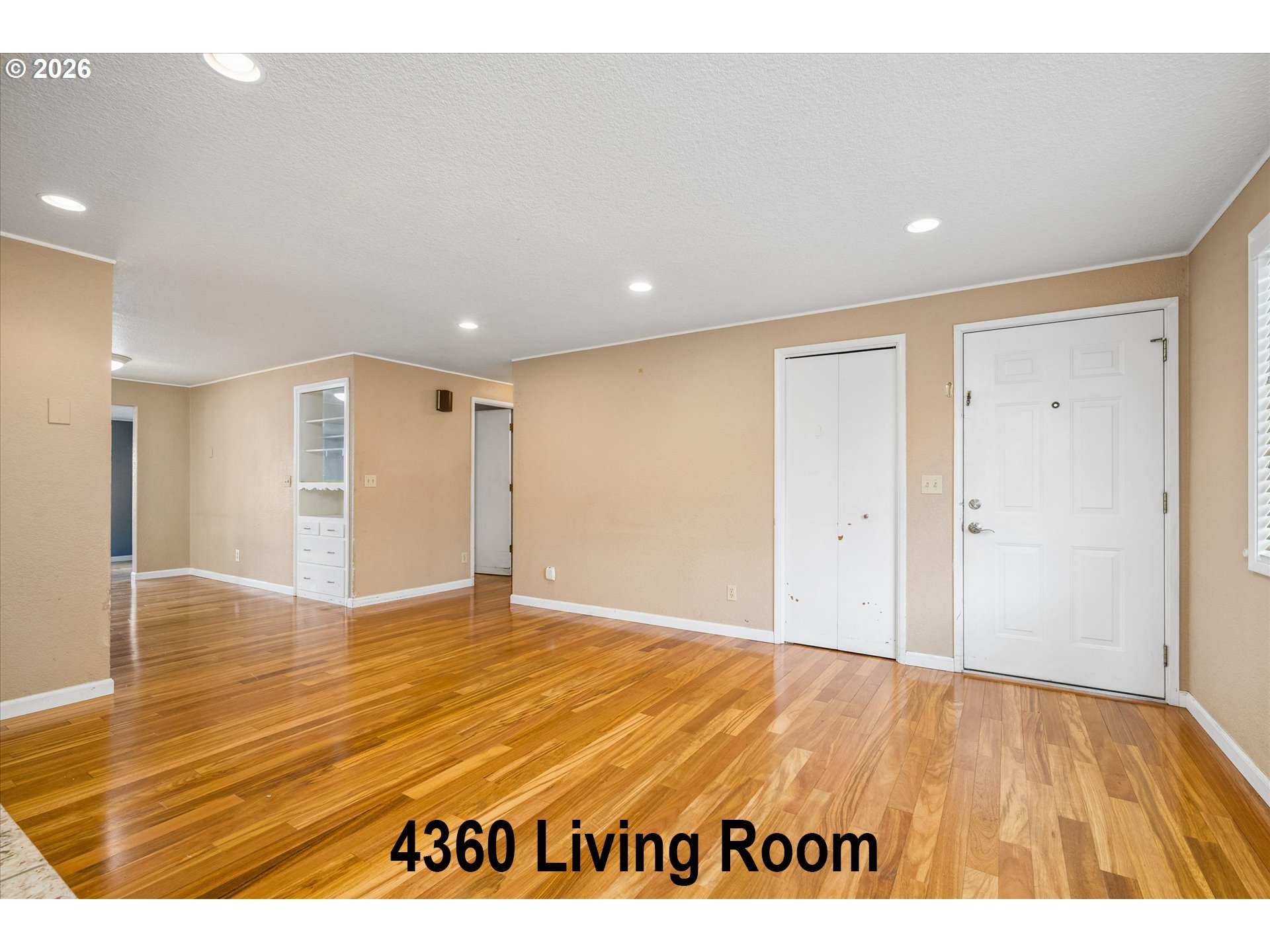 4360 Catalina St Property Photo 5