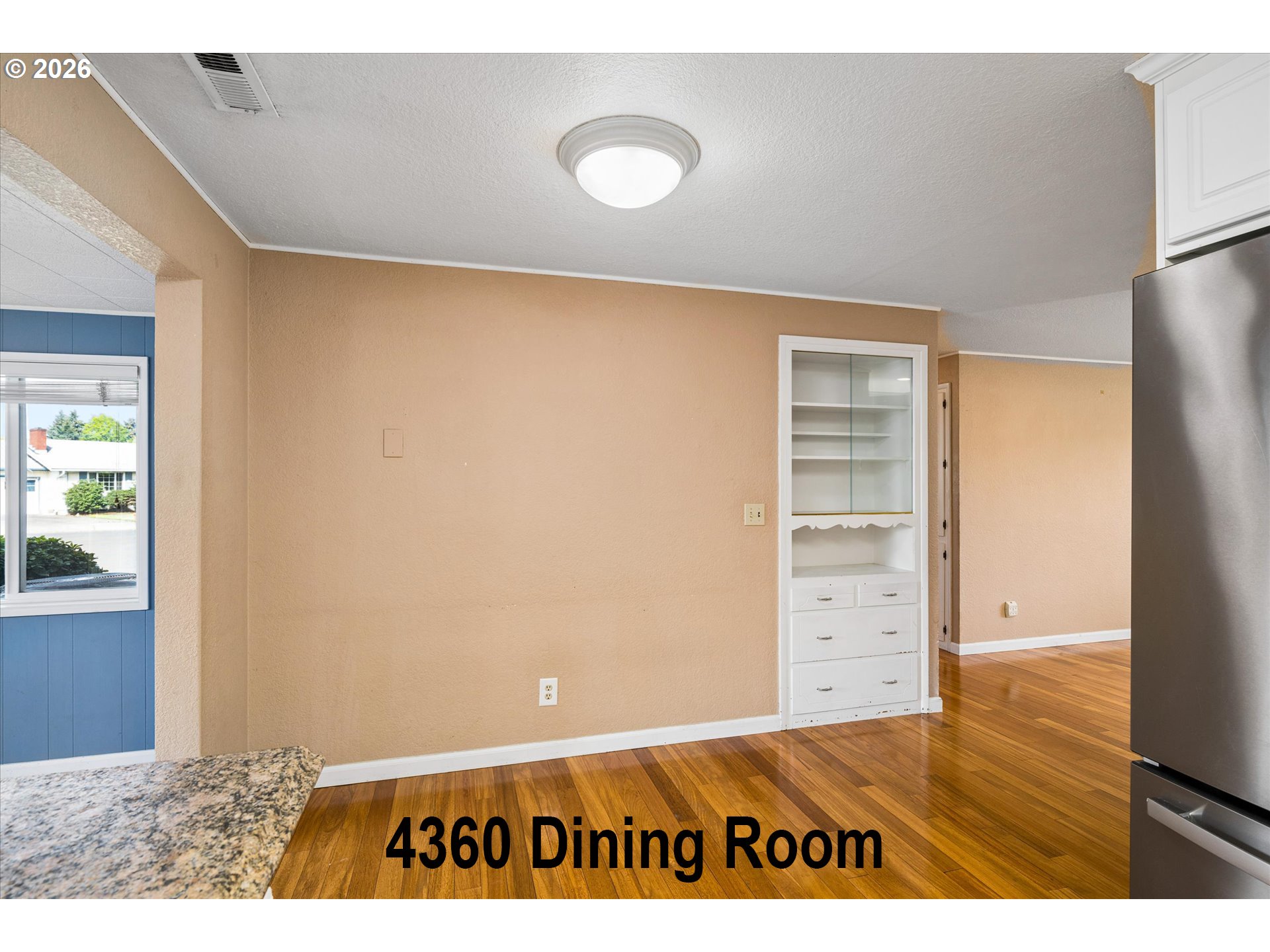 4360 Catalina St Property Photo 6