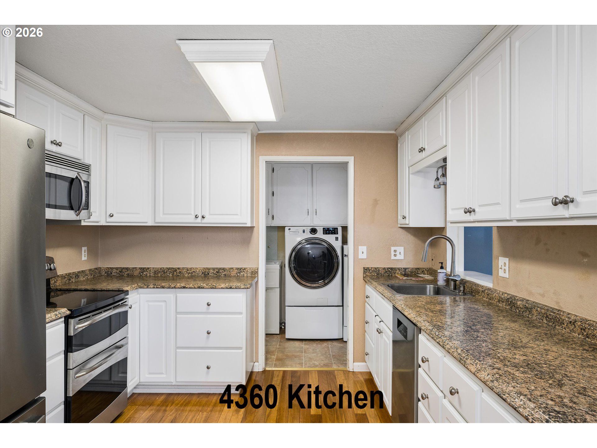 4360 Catalina St Property Photo 7