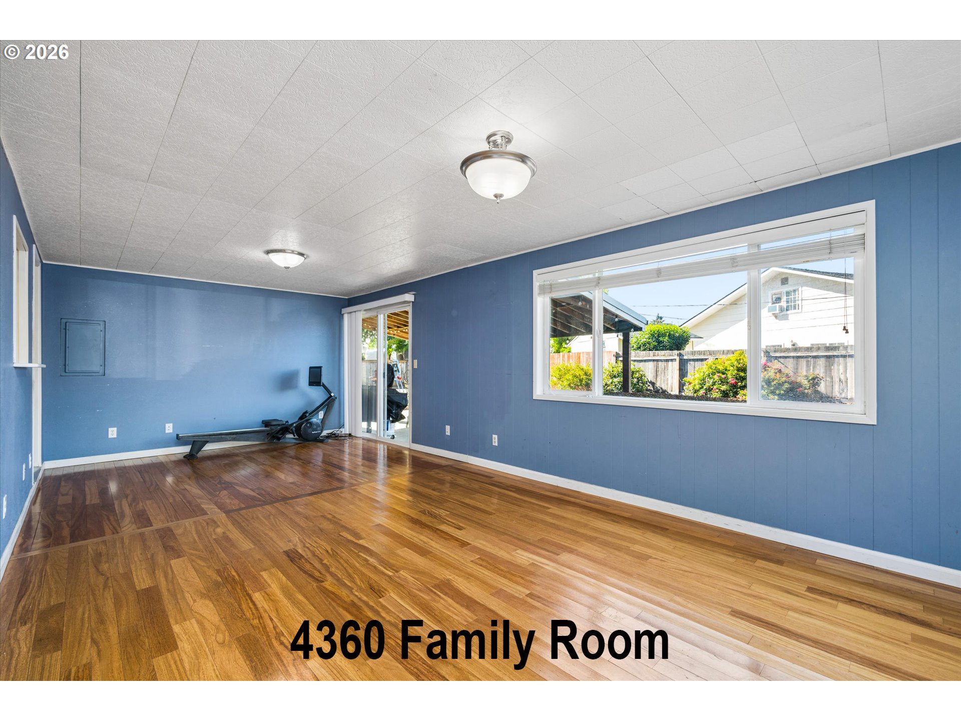 4360 Catalina St Property Photo 10