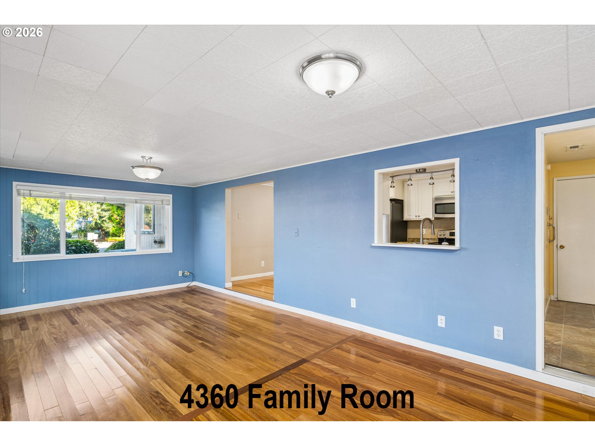 4360 Catalina St Property Photo 11