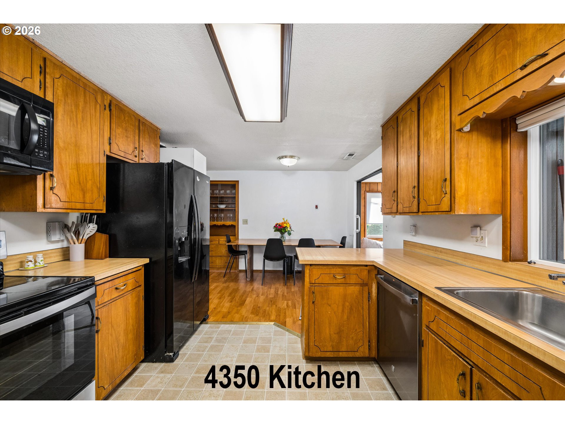 4360 Catalina St Property Photo 25