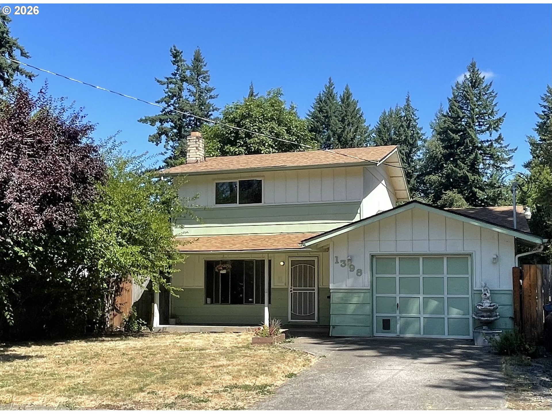 1398 Poplar St Property Photo 2