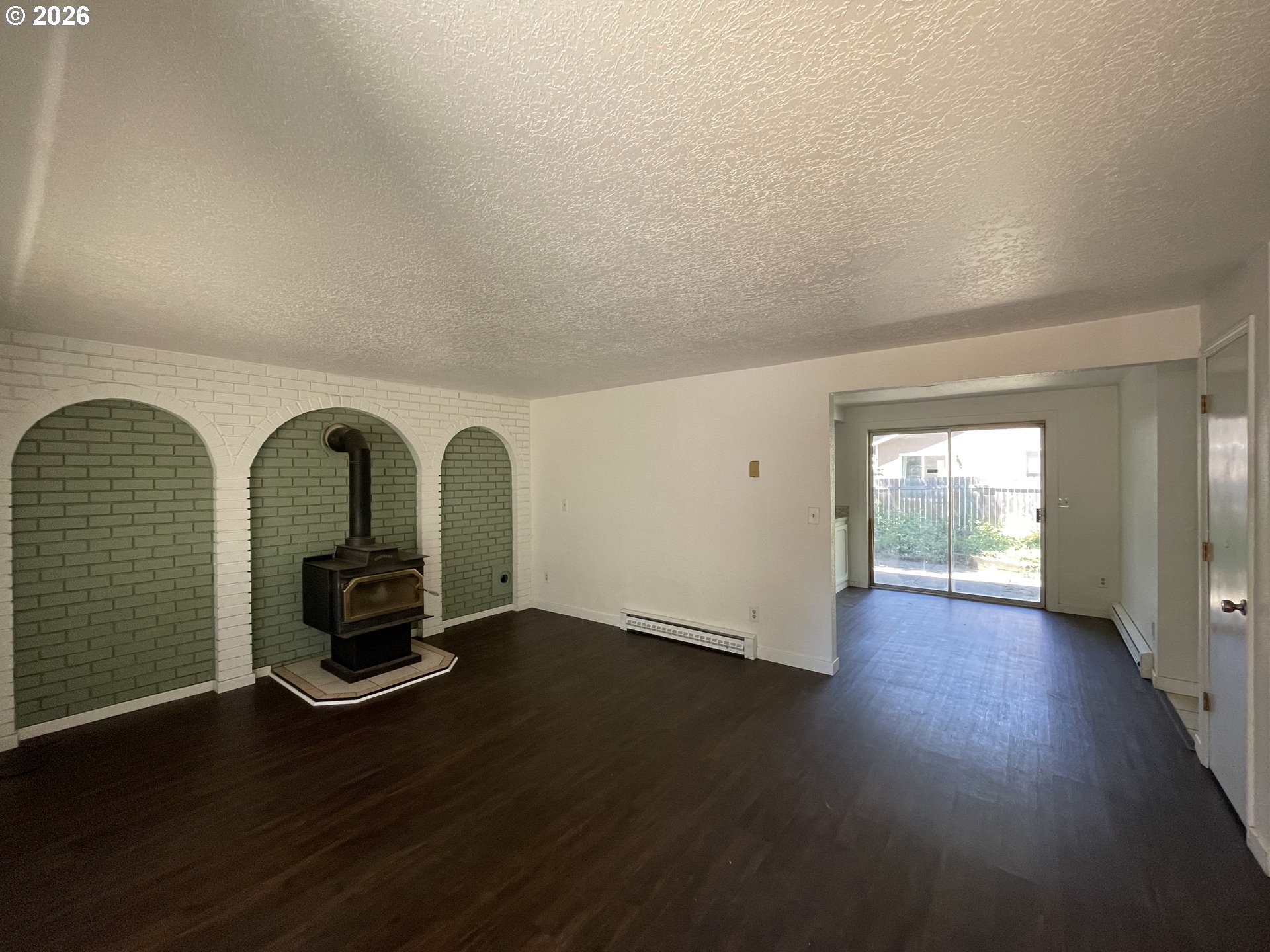 1398 Poplar St Property Photo 6