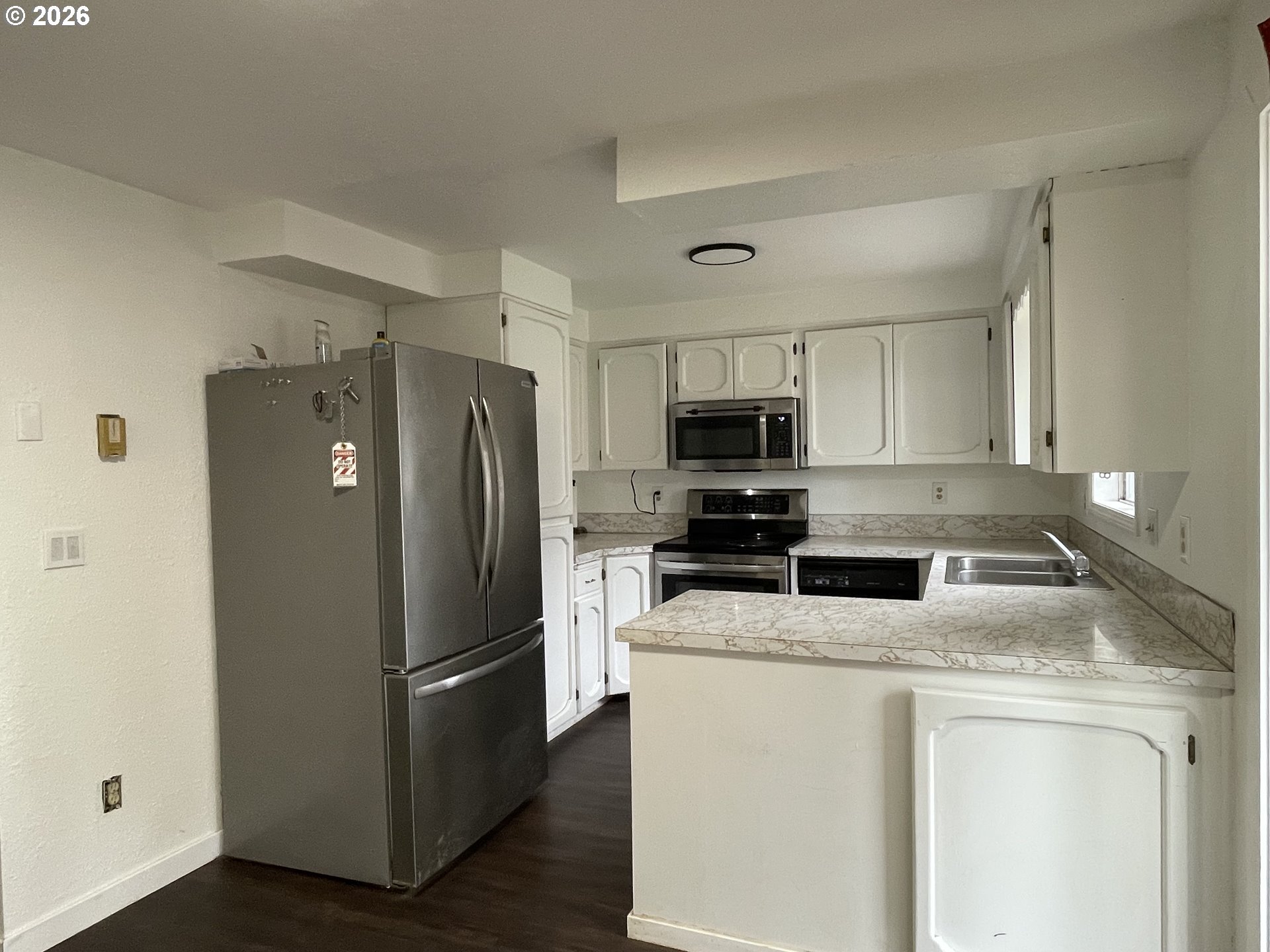 1398 Poplar St Property Photo 8