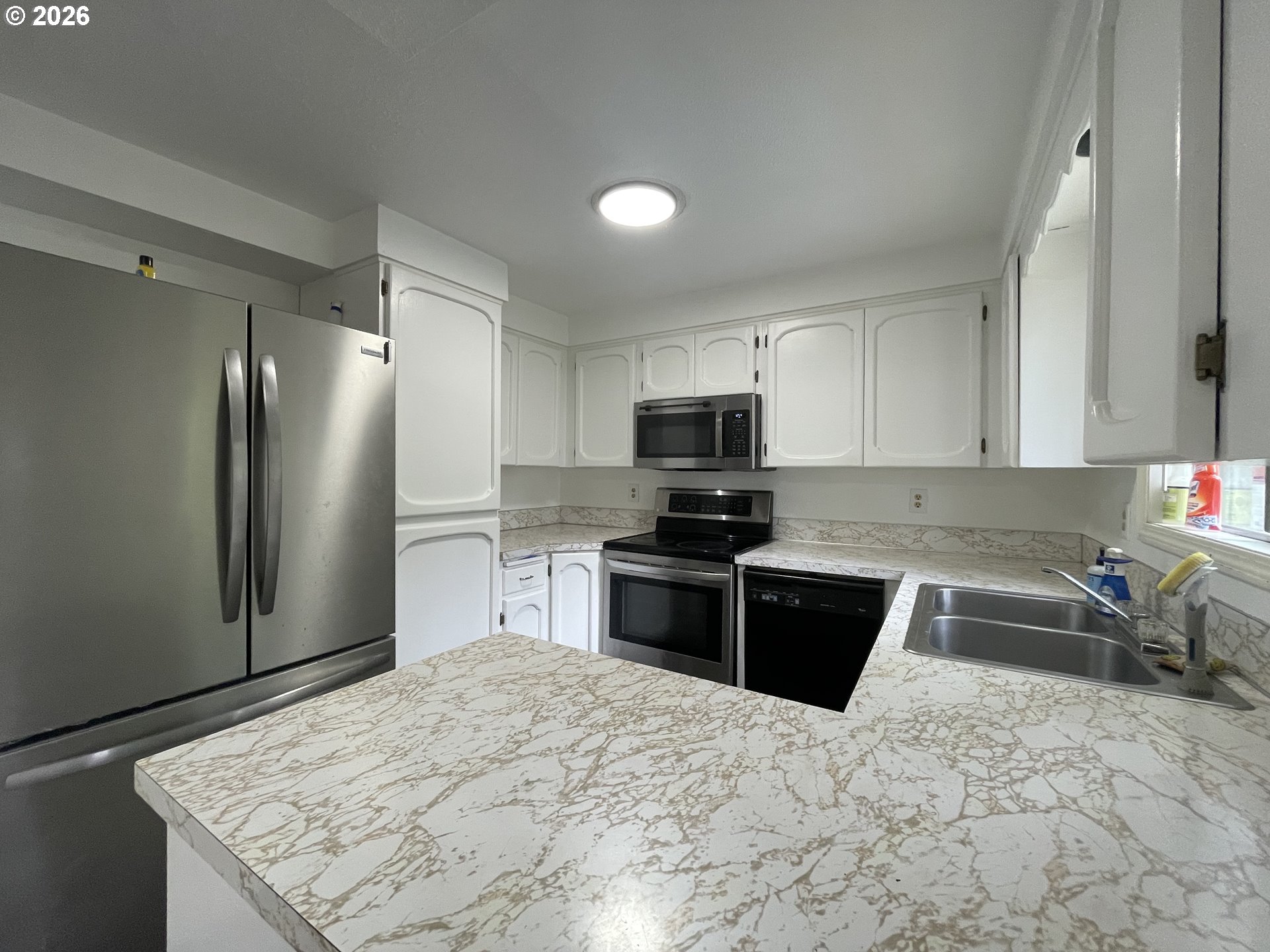 1398 Poplar St Property Photo 9