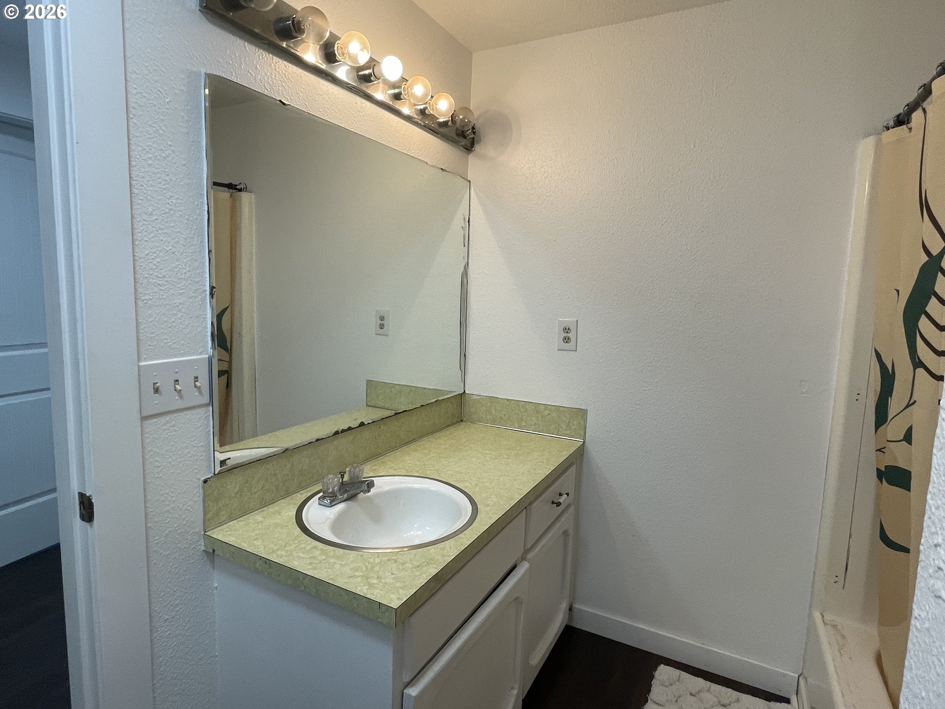 1398 Poplar St Property Photo 22