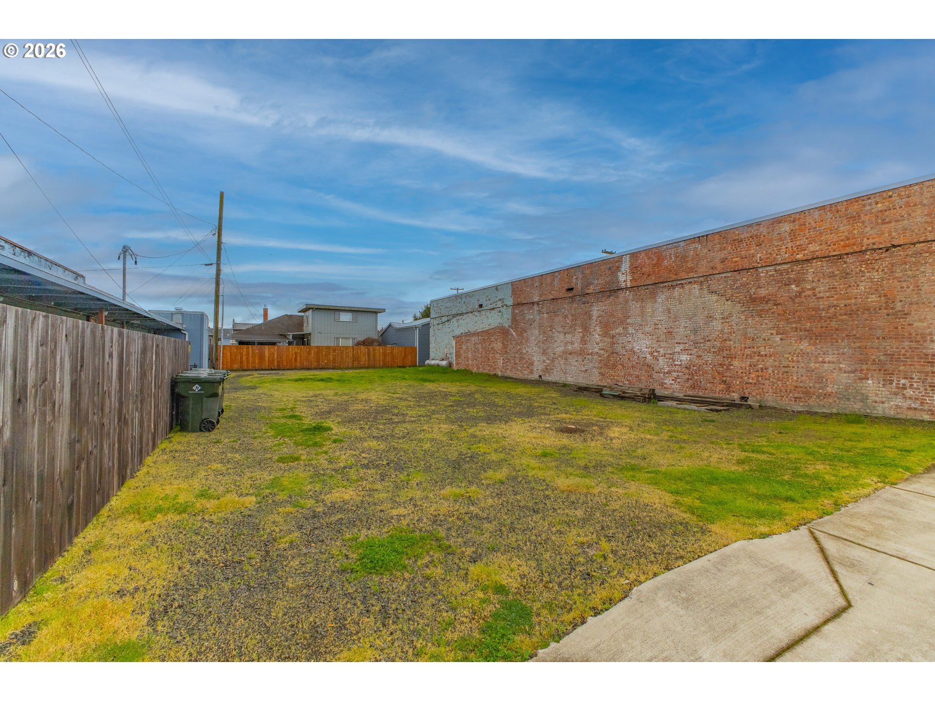 618/620 Spruce St Property Photo 1