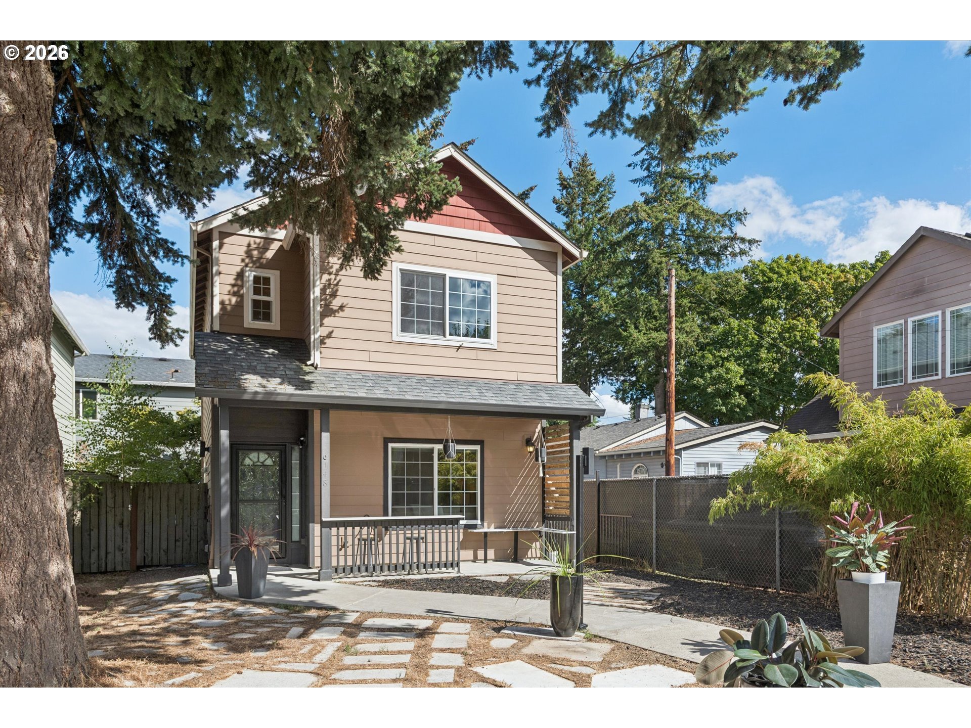 6148 SE DUKE ST Property Photo 1