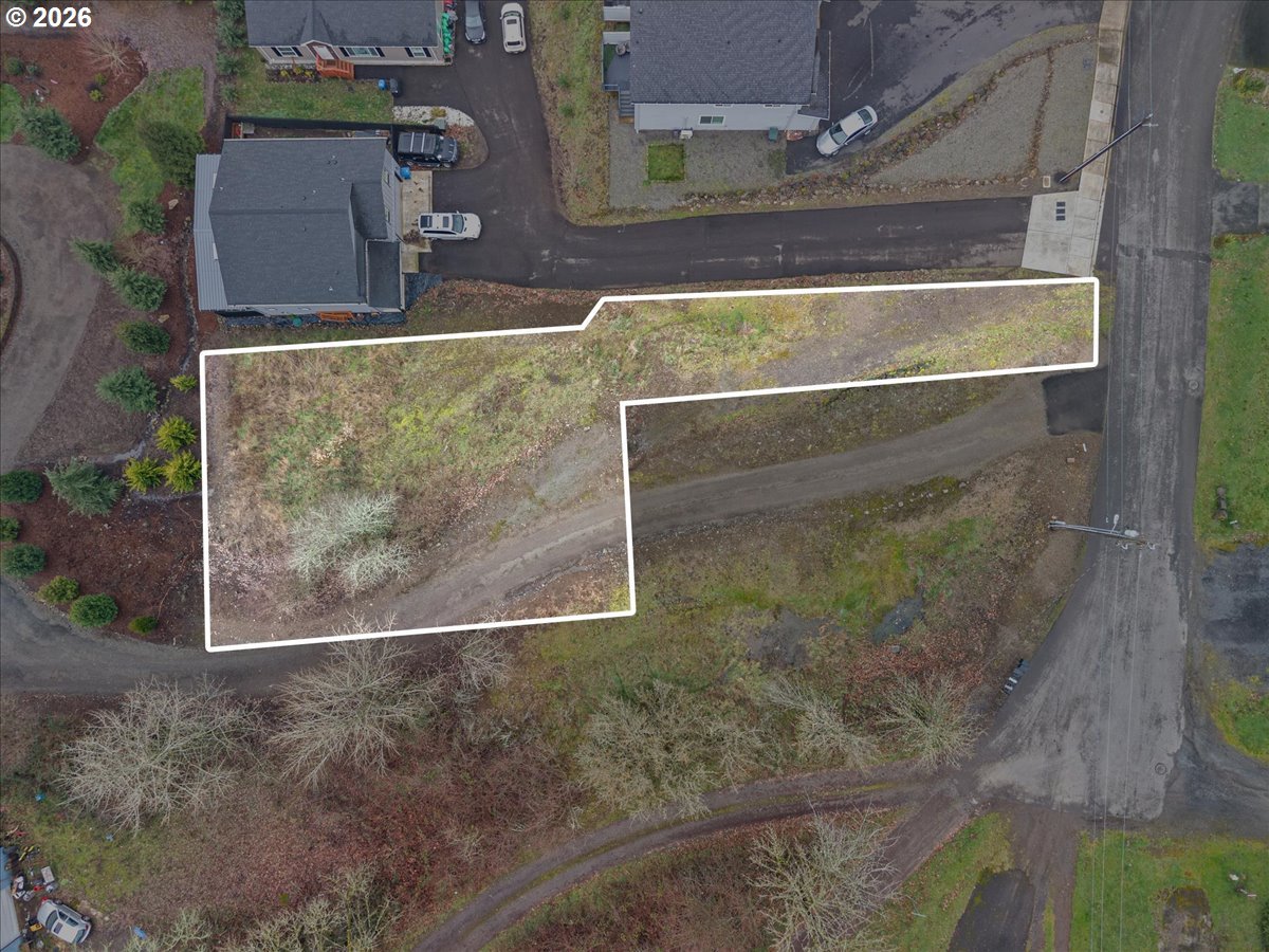 1173 Birch St Property Photo 3