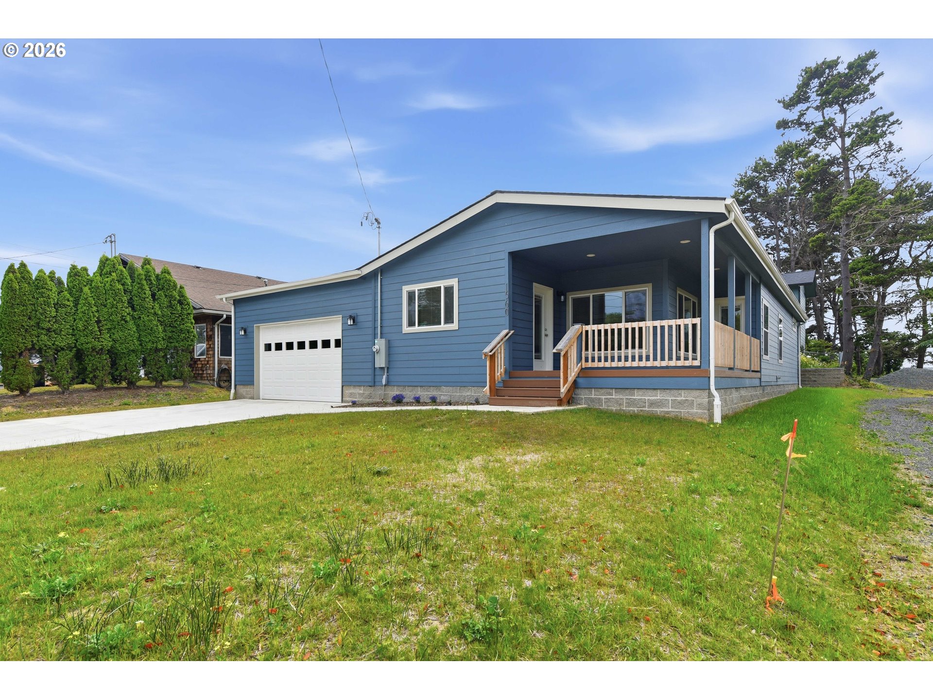 1560 Monroe St Property Photo 4