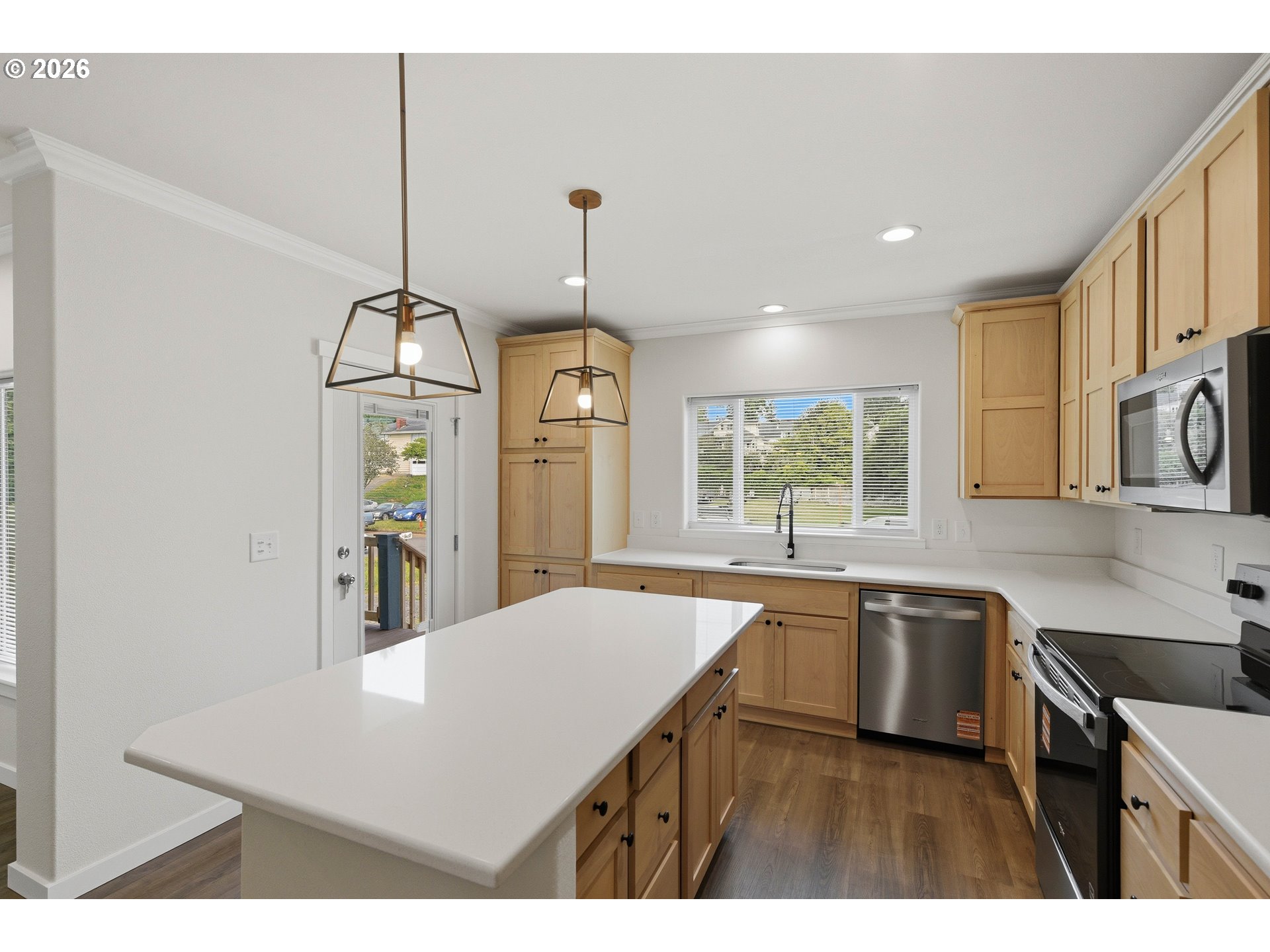 1560 Monroe St Property Photo 14