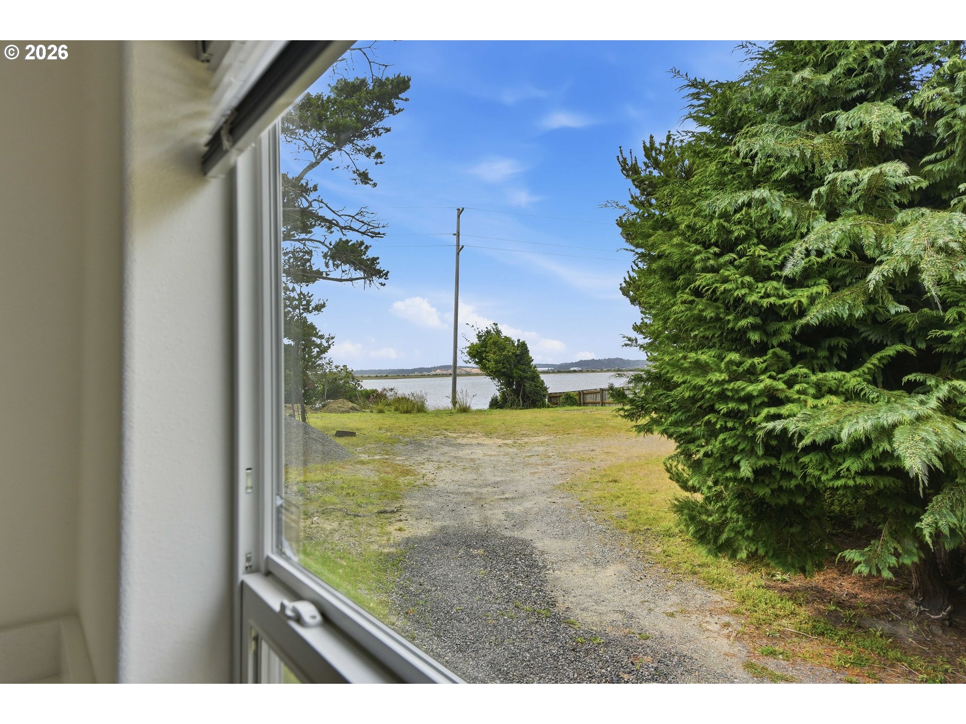 1560 Monroe St Property Photo 16