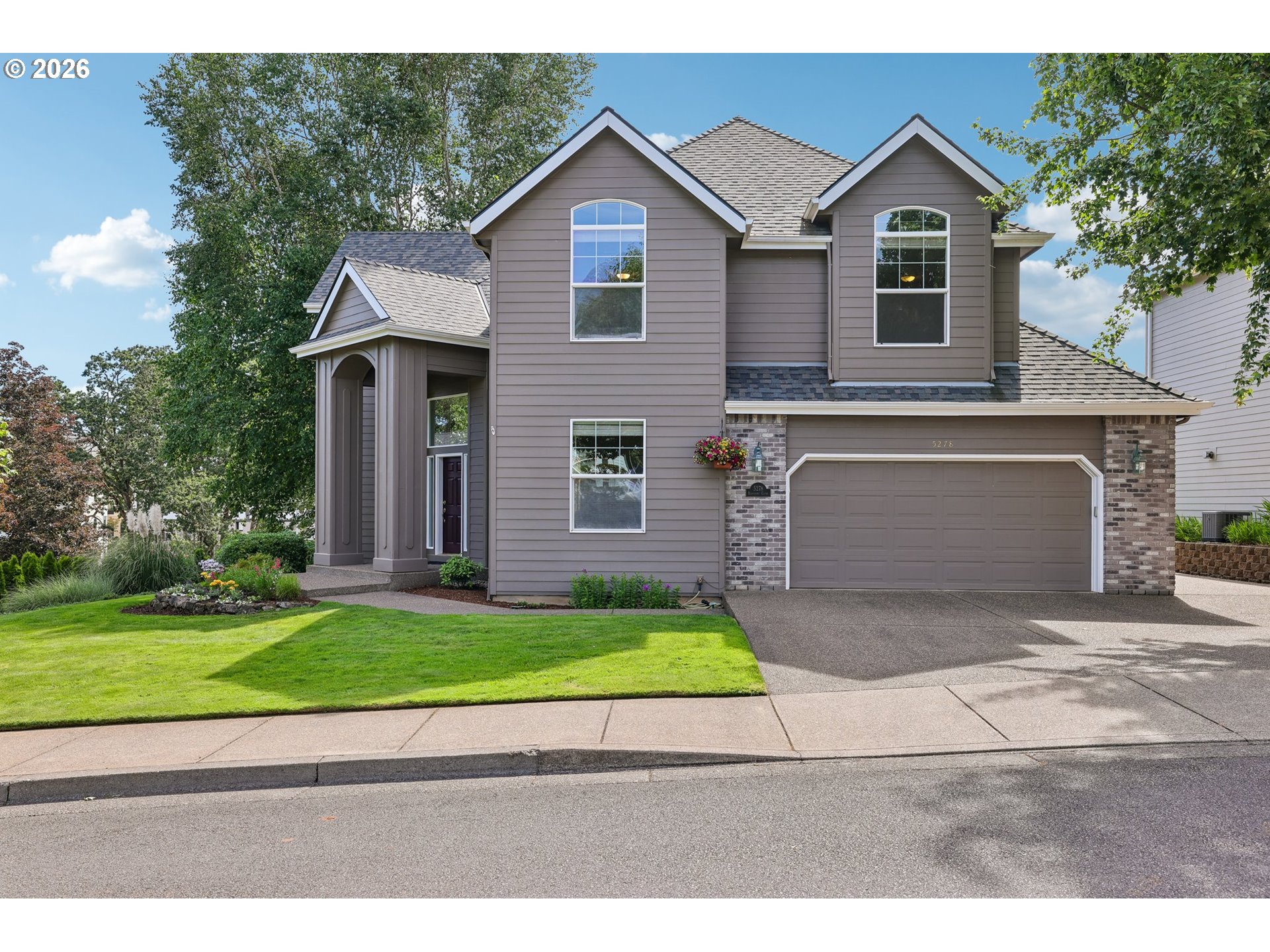 5278 Berkshire Ct Property Photo 1
