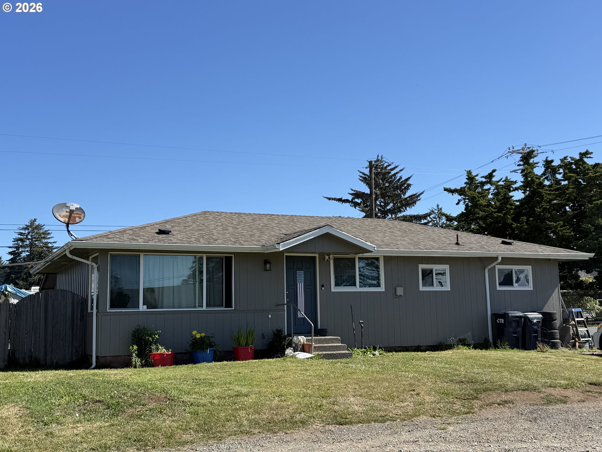 1202 IRIS ST Property Photo 1