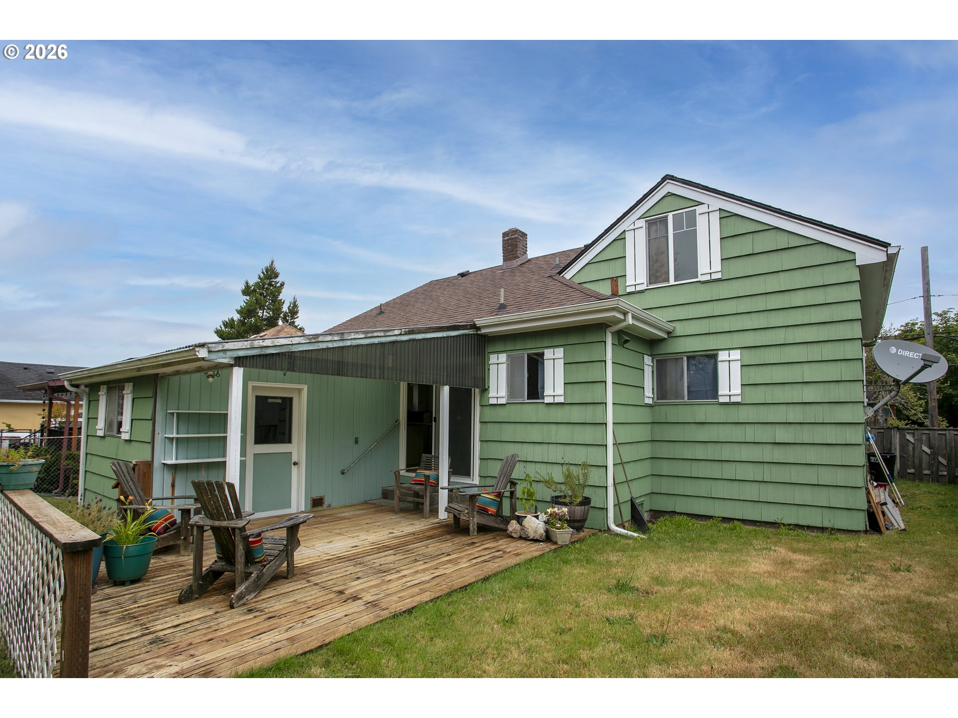 811 12th Ave Property Photo 5