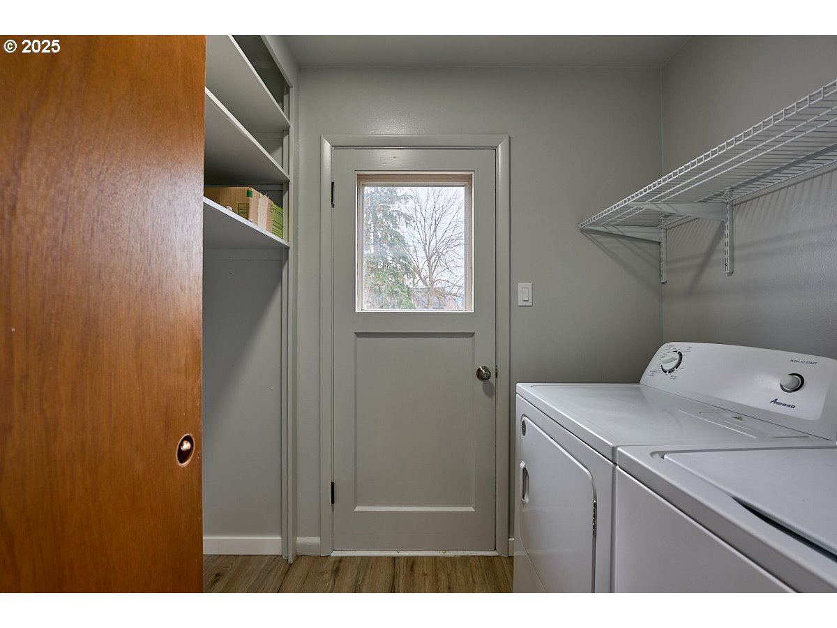 304 E Park St Property Photo 11