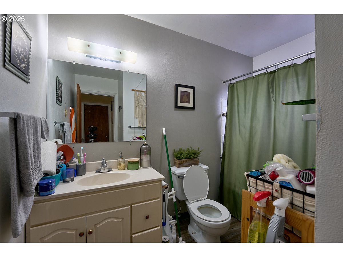 304 E Park St Property Photo 15