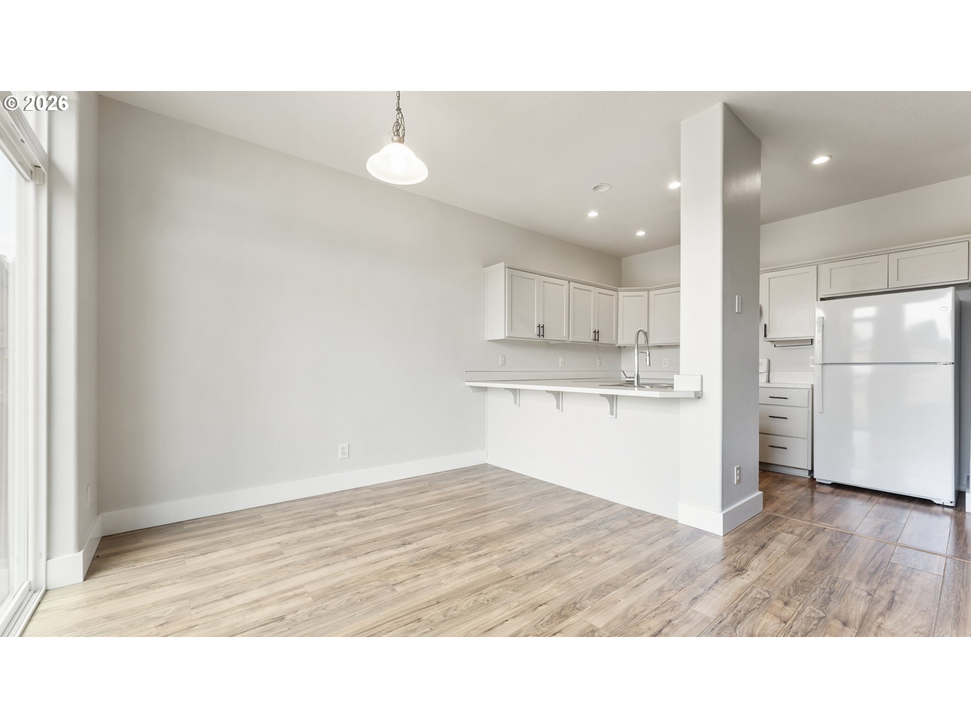 162 Fenton Ave B Property Photo 6