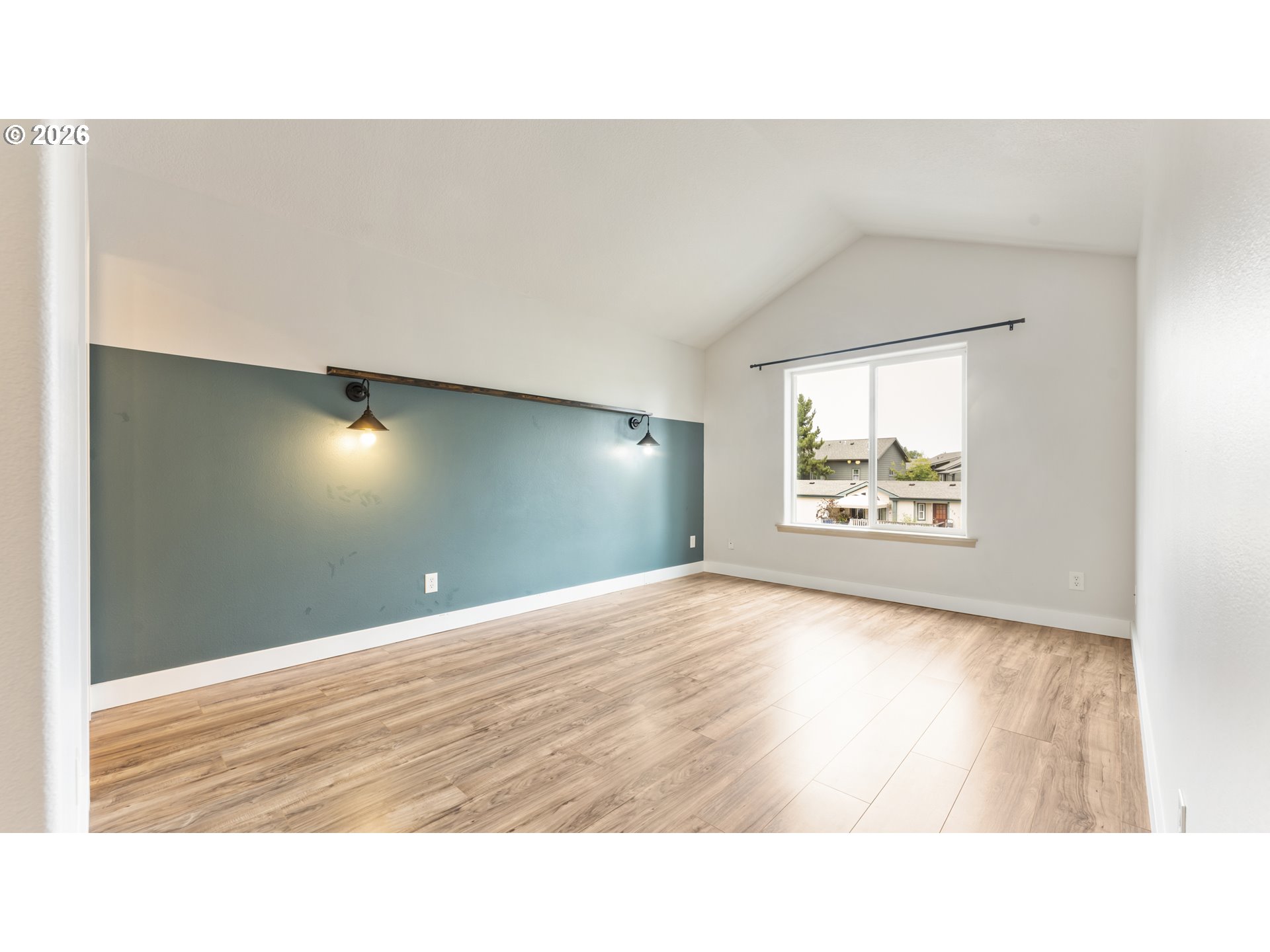 162 Fenton Ave B Property Photo 10
