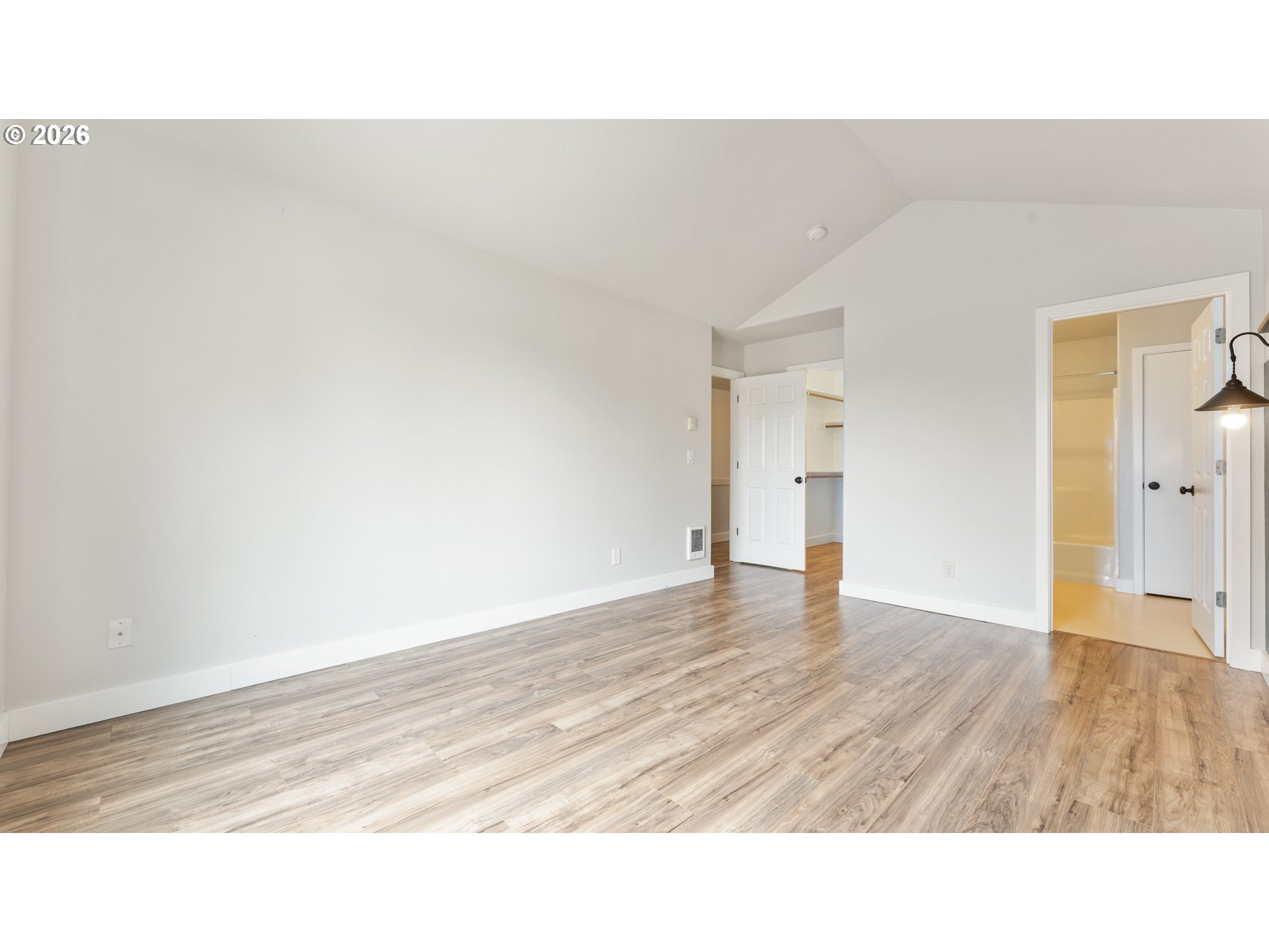 162 Fenton Ave B Property Photo 11