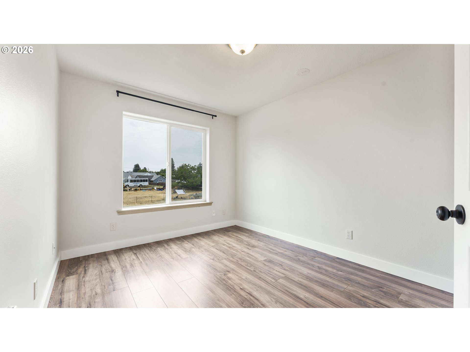 162 Fenton Ave B Property Photo 14