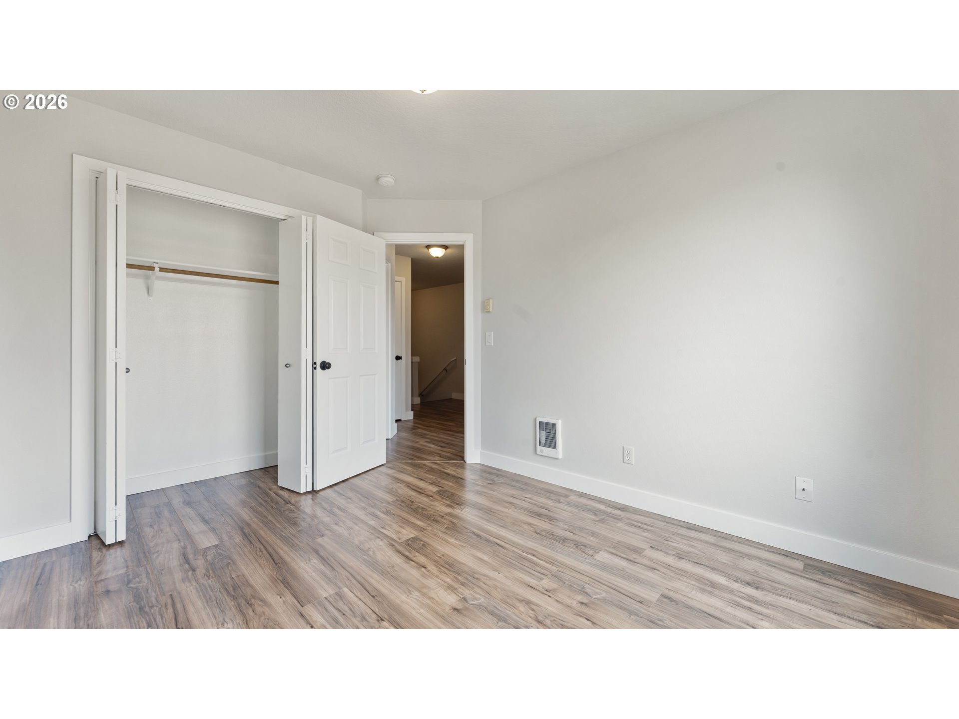 162 Fenton Ave B Property Photo 15