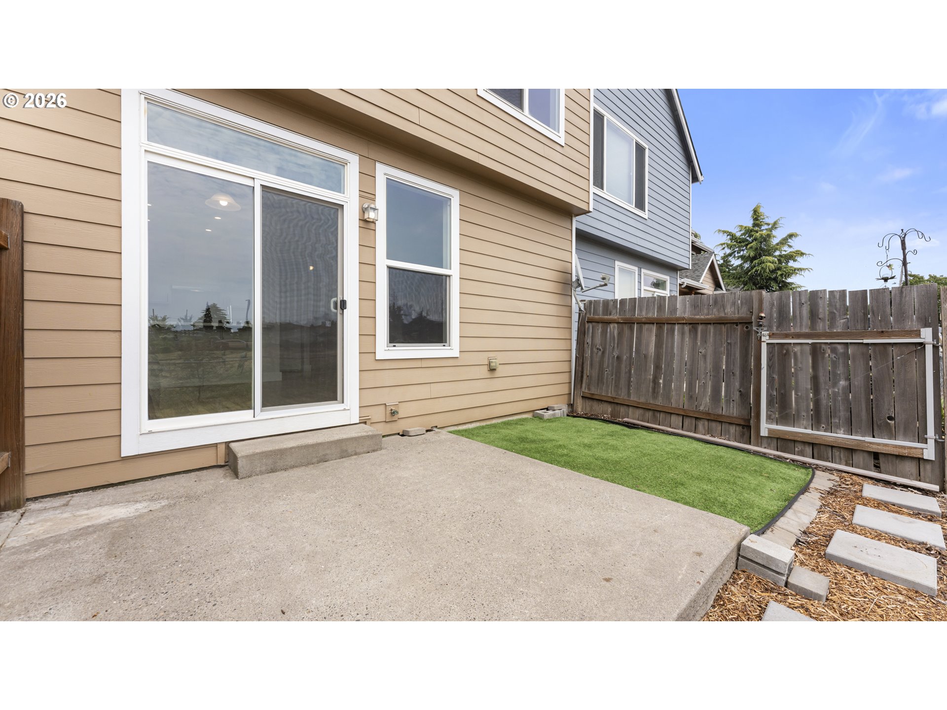 162 Fenton Ave B Property Photo 18