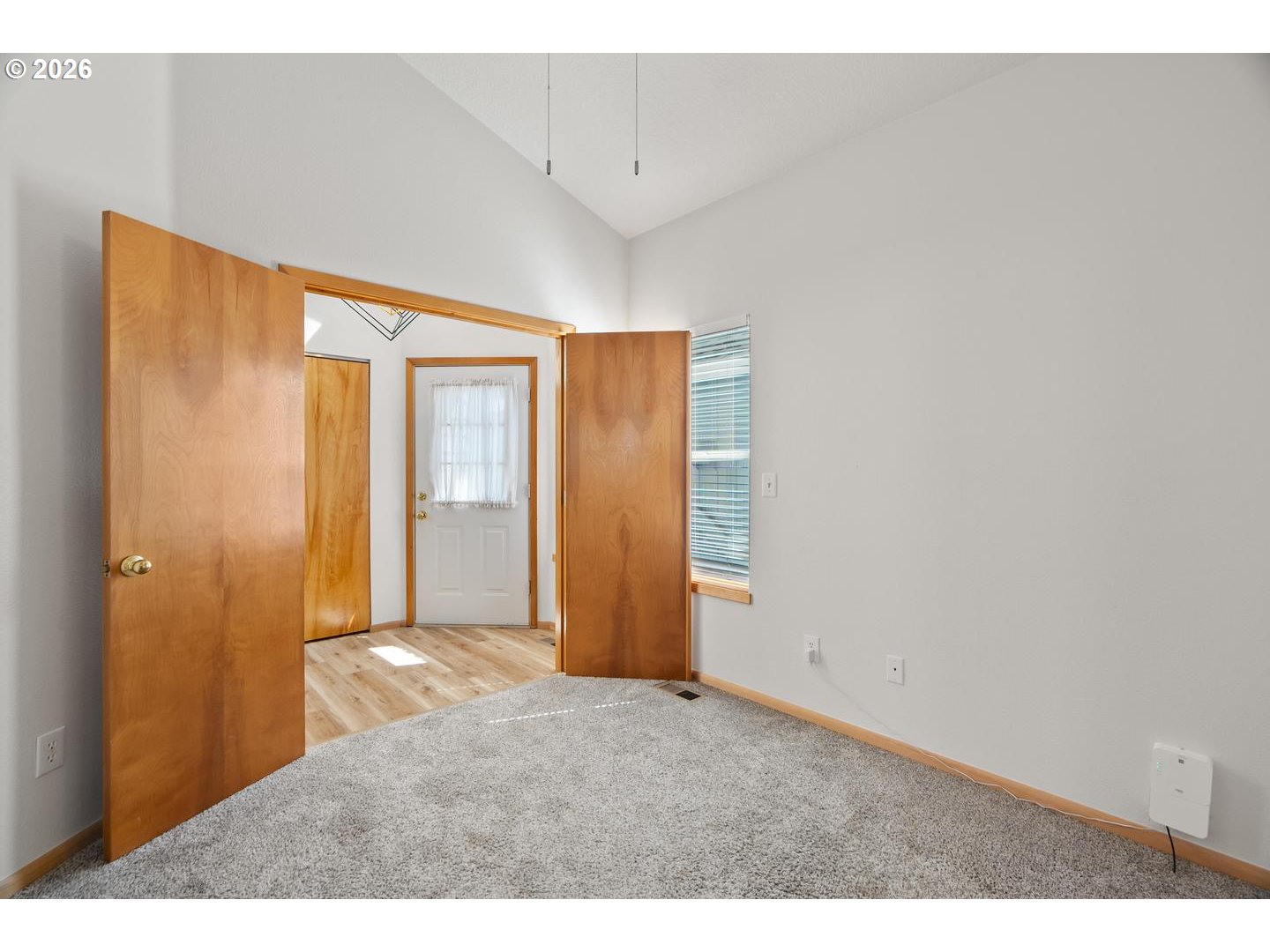 727 Ne Dallas St Property Photo 7