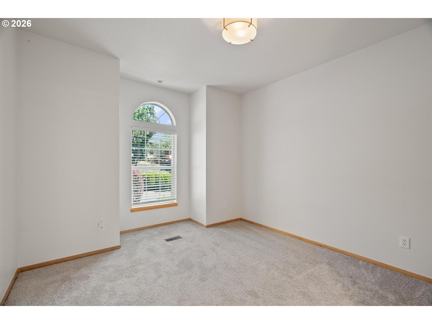 727 Ne Dallas St Property Photo 20