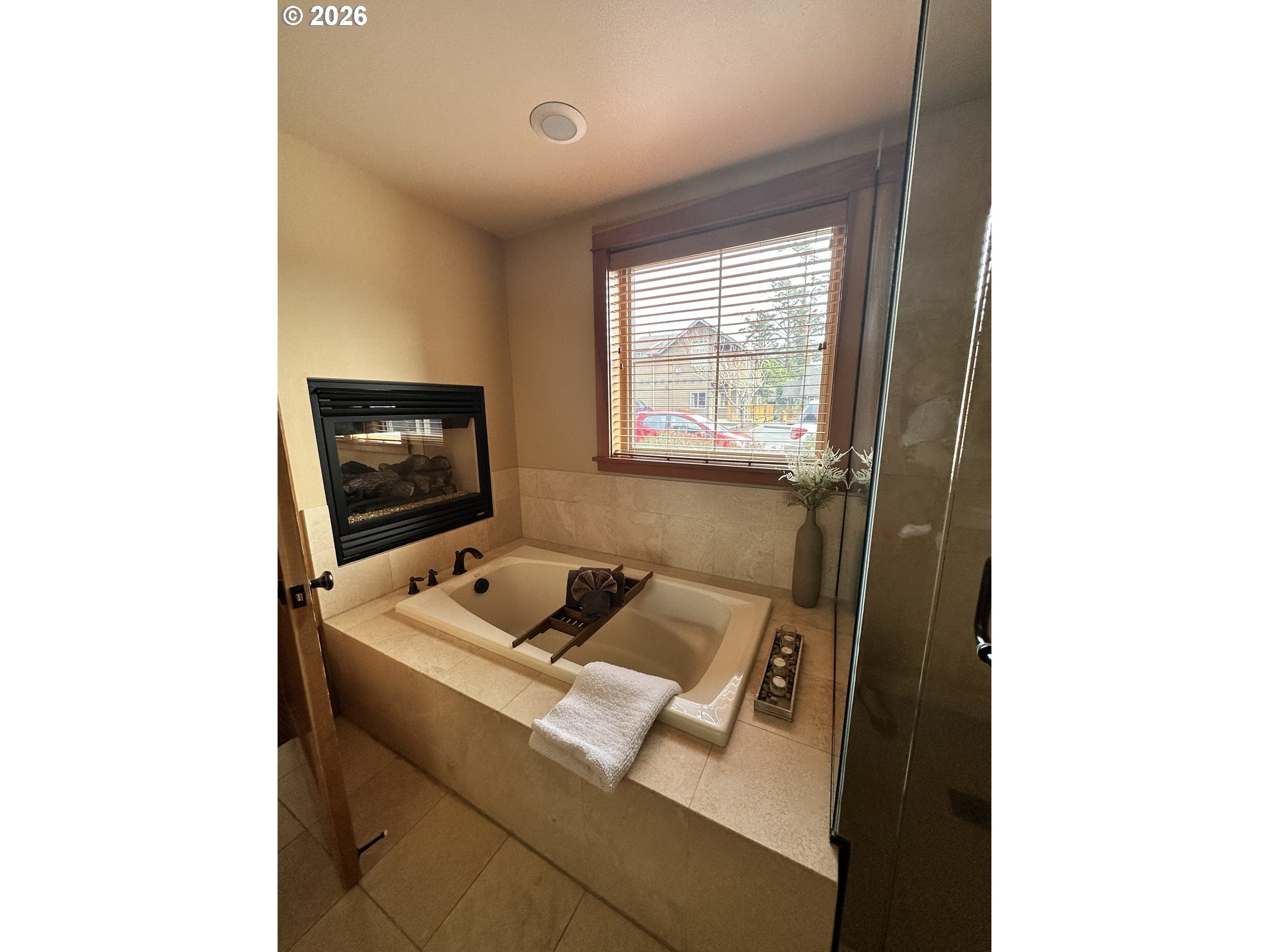 132 E Surfcrest Ave B2-k Property Photo 3