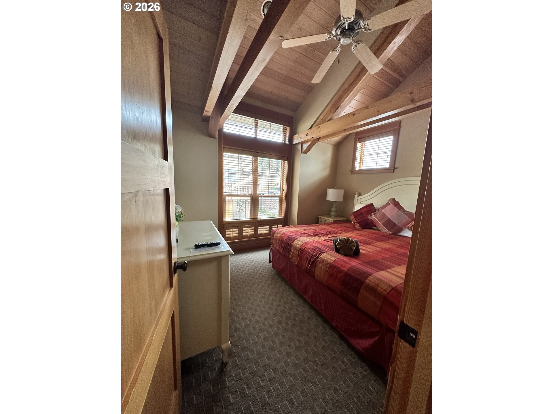 132 E Surfcrest Ave B2-k Property Photo 5