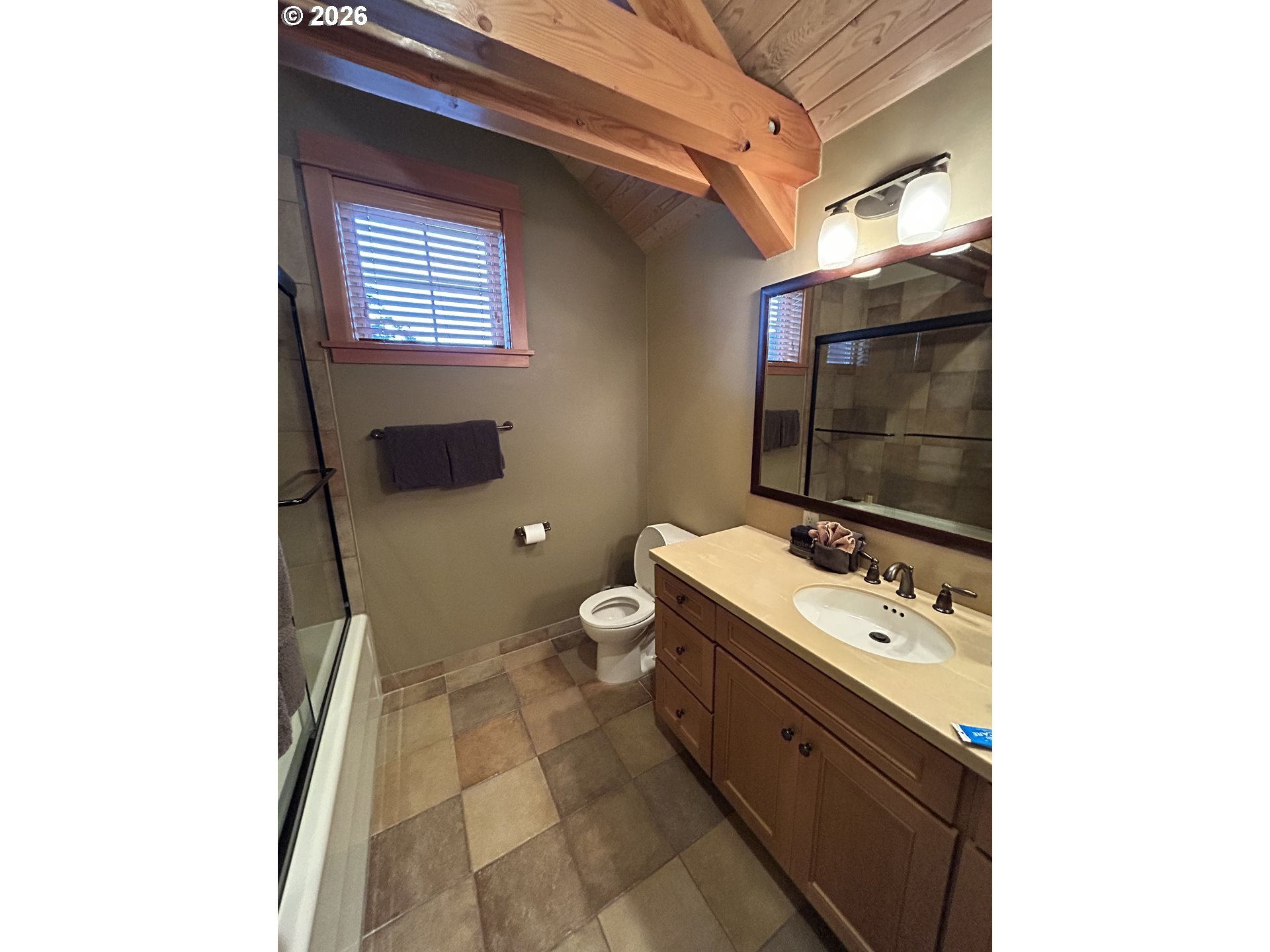132 E Surfcrest Ave B2-k Property Photo 9