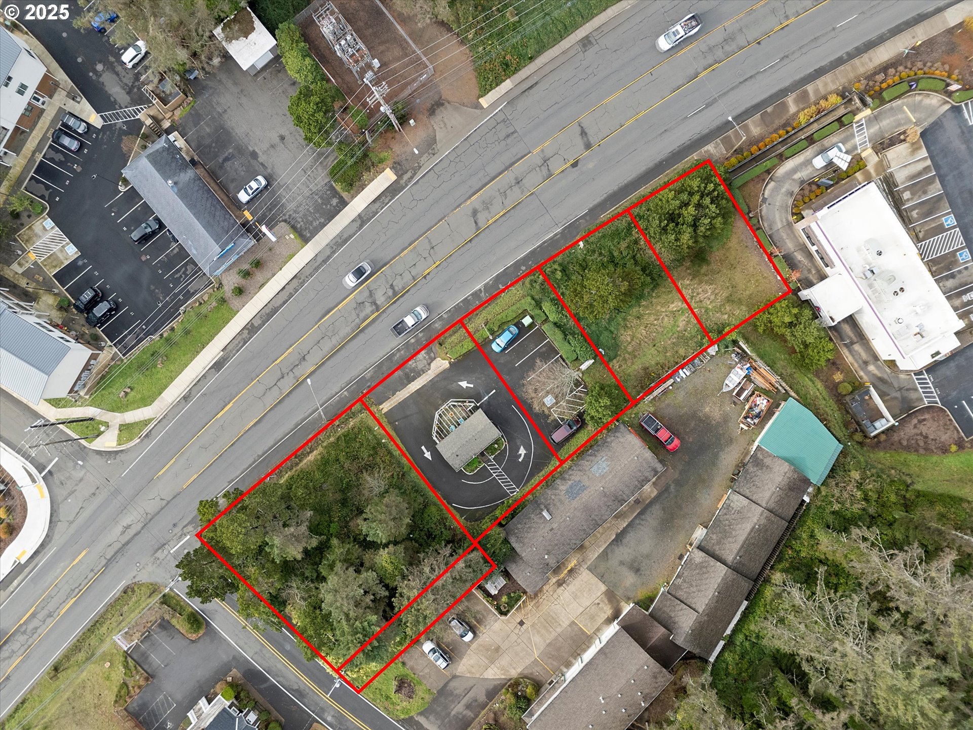 3632 Ne Highway 101 Property Photo 1