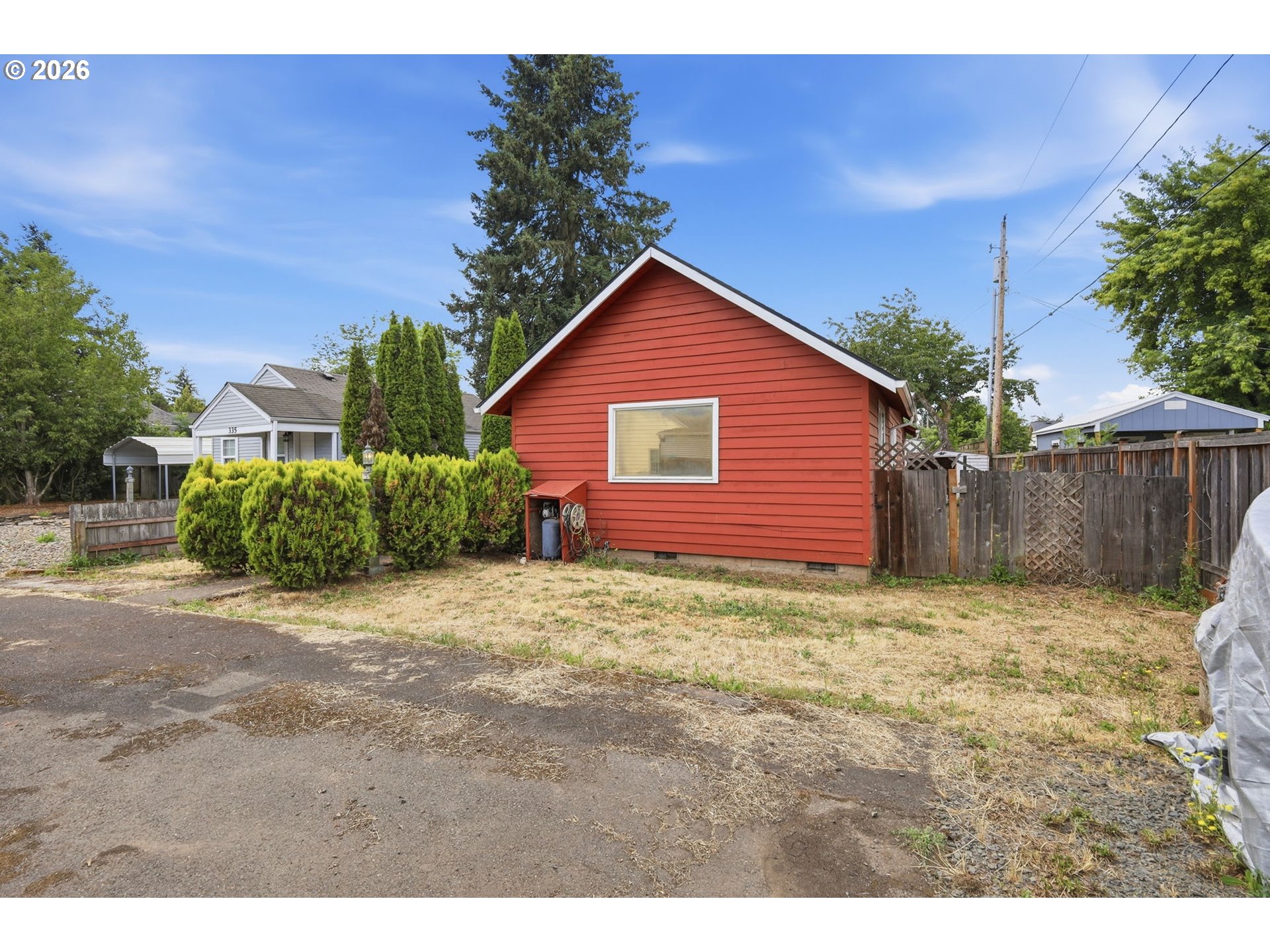 355 N Grove Ct Property Photo 4