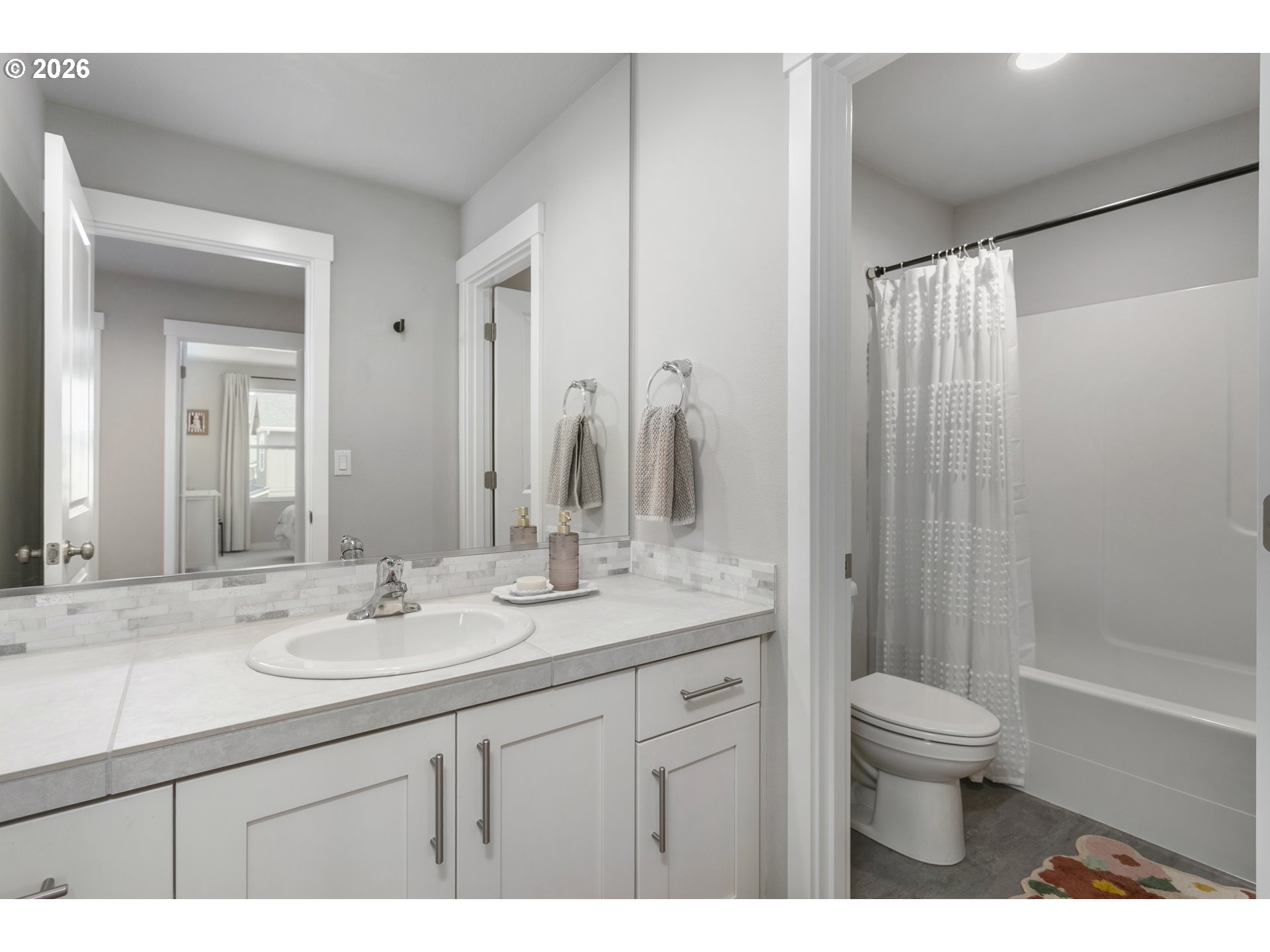 2286 Ne Marionberry Ln Property Photo 28