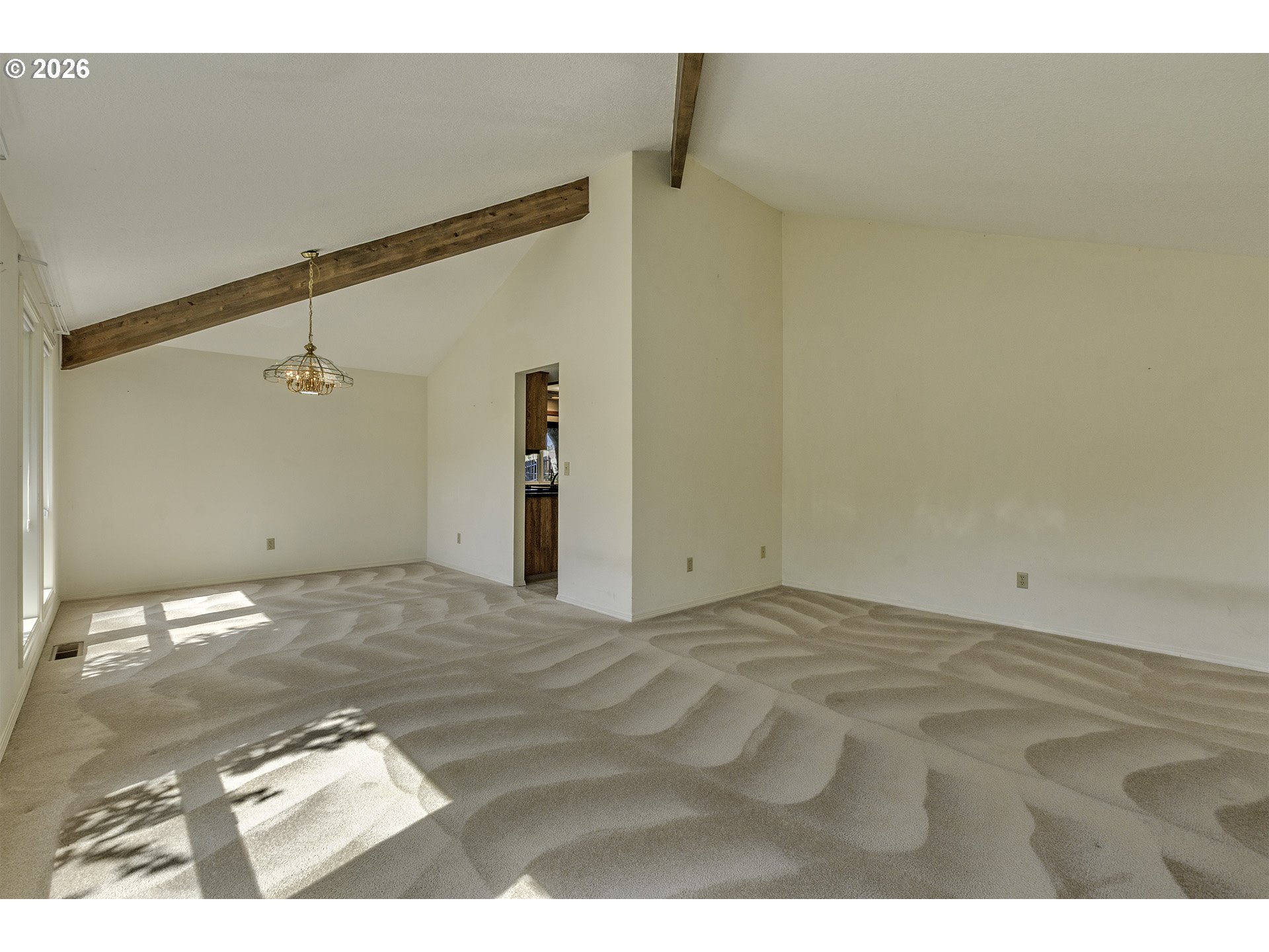 5751 Ne Haystack St Property Photo 6