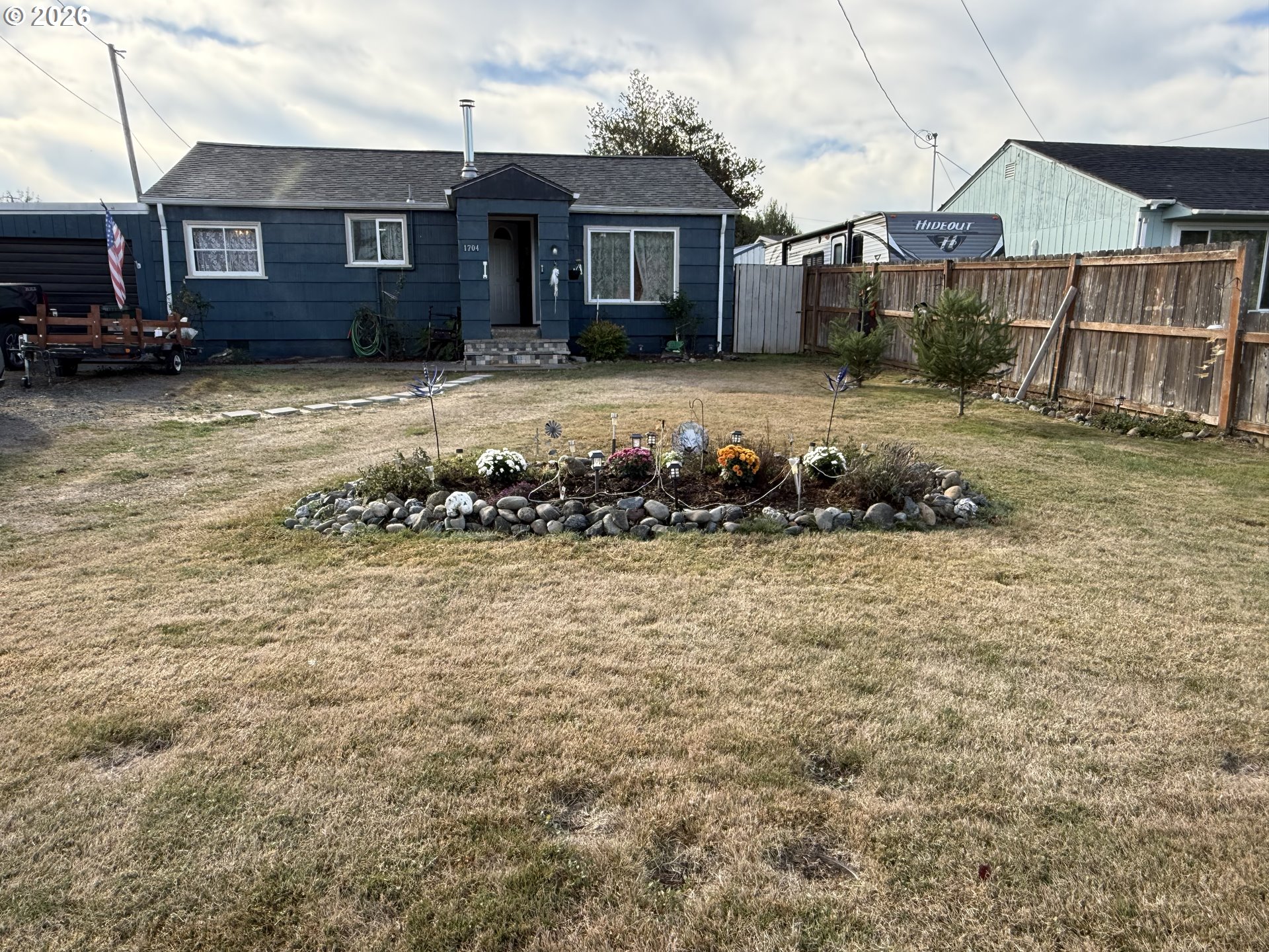 1704 Maple St Property Photo 1