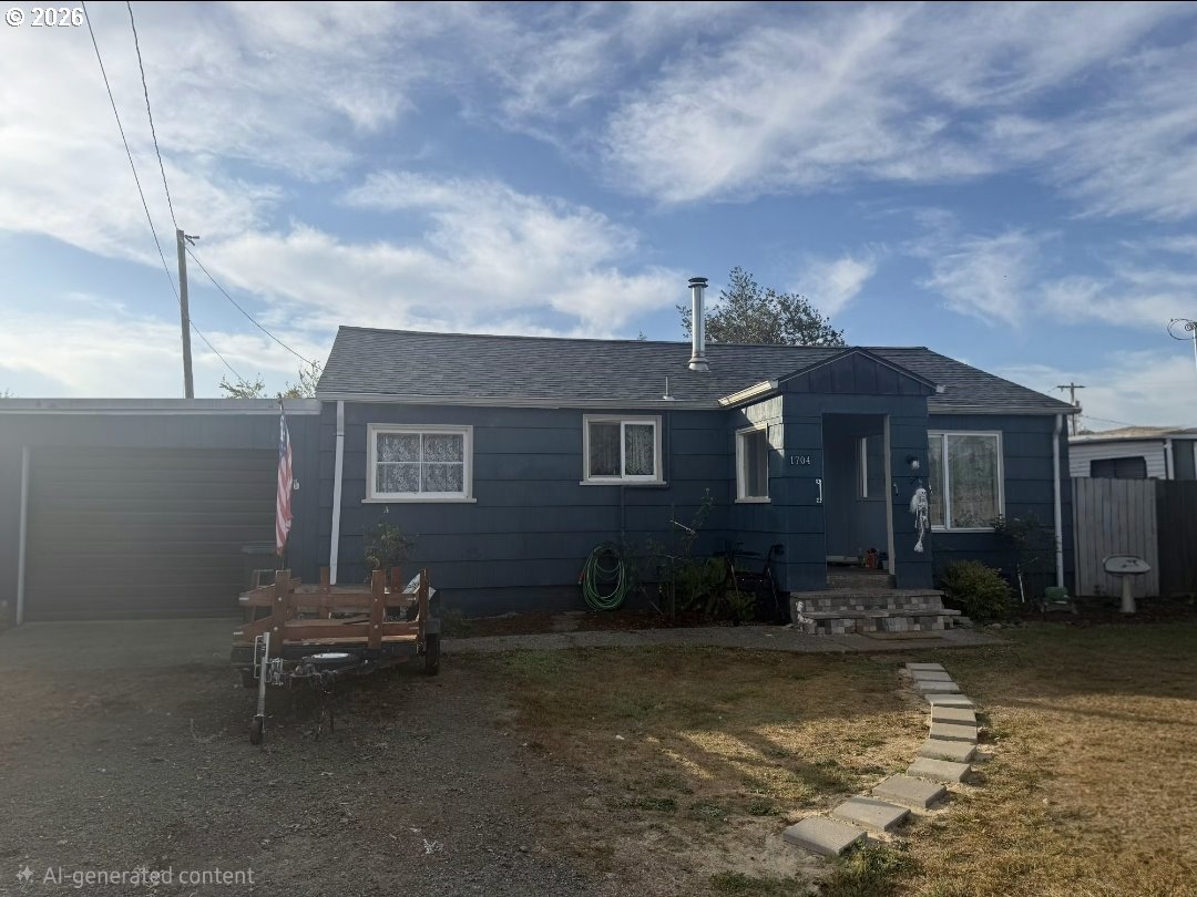 1704 Maple St Property Photo 3