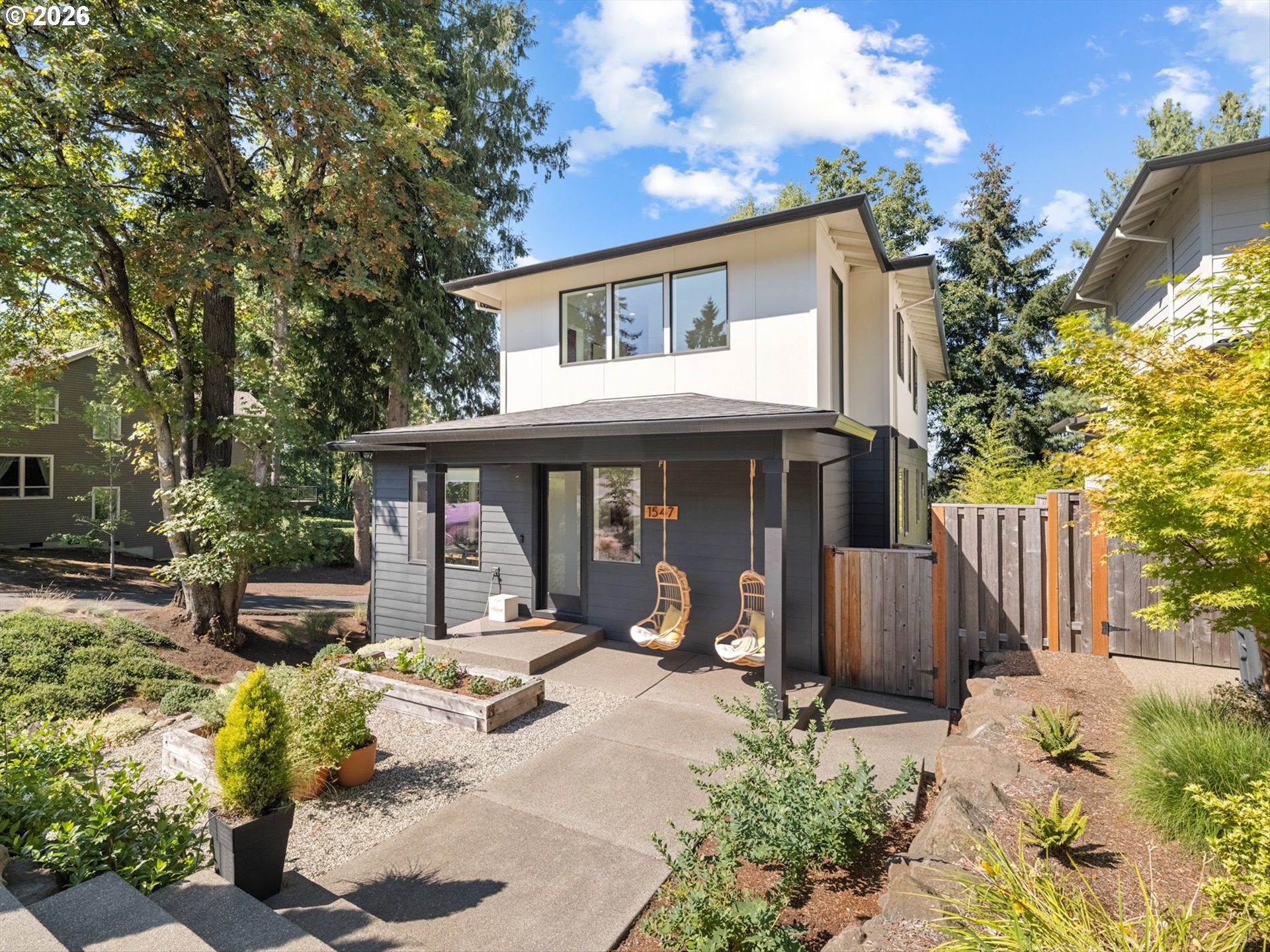 1547 Pine St Property Photo 1